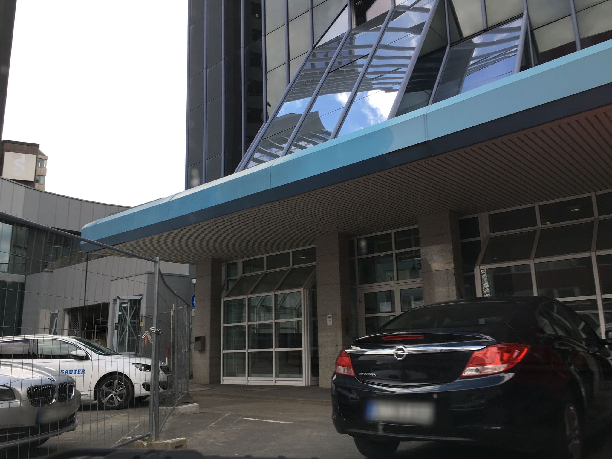 Street view near Golden Tulip Frankfurt Offenbach, Offenbach — © foxman (CC BY-SA · Mapillary)
