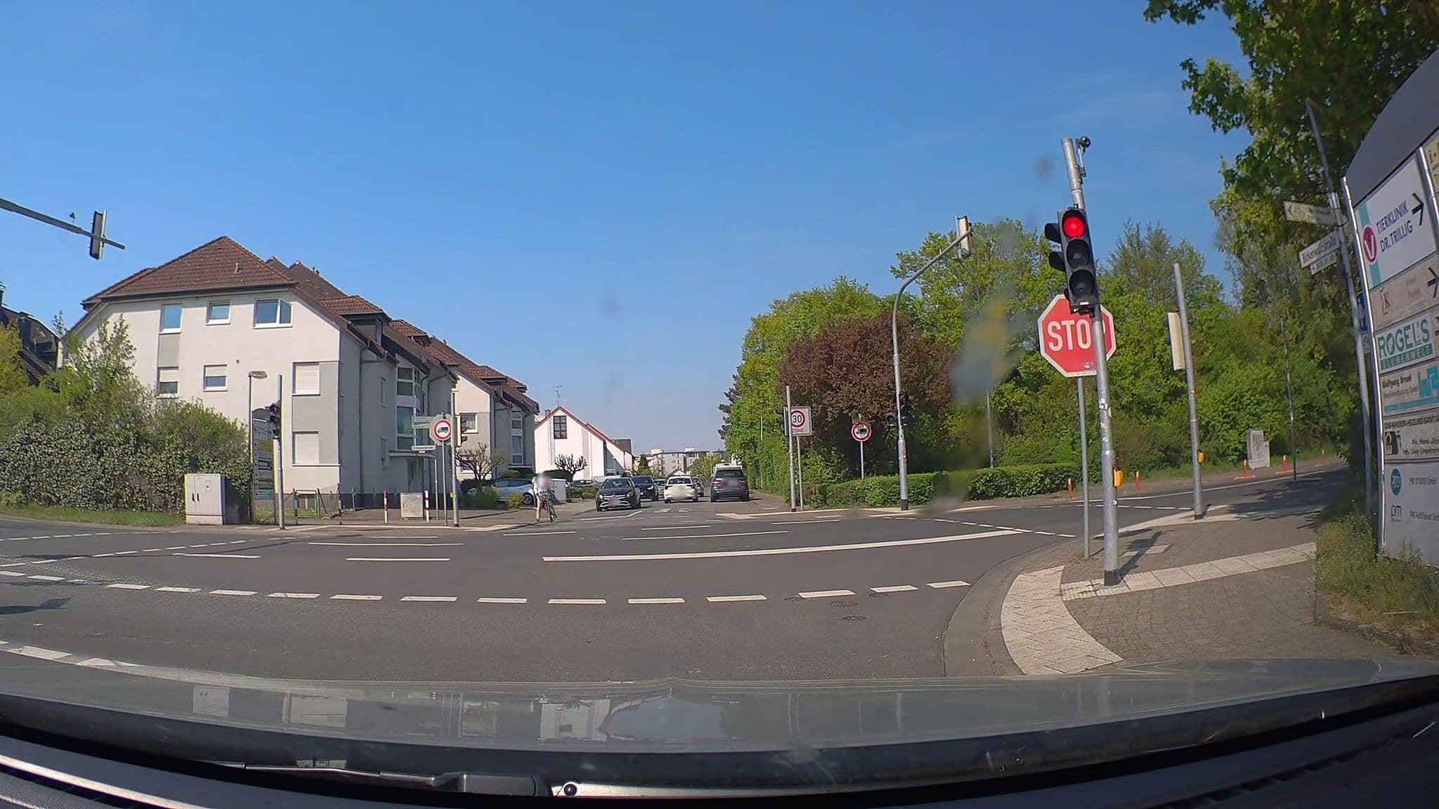 Street view near Hotel Hausen, Obertshausen — © poxonline (CC BY-SA · Mapillary)