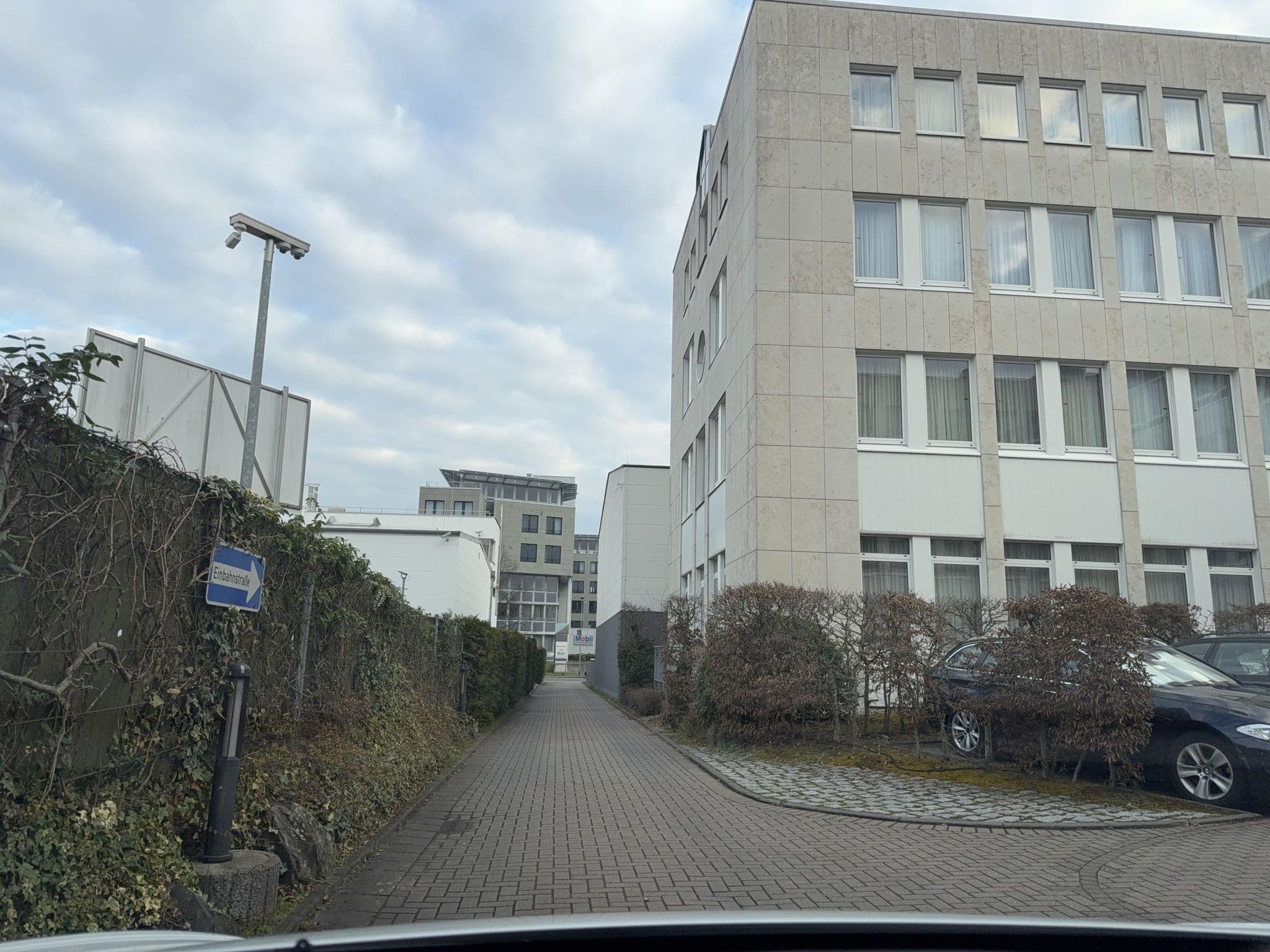 Street view near Cama quentinha do Hotel, Neu-Isenburg — © ottor (CC BY-SA · Mapillary)