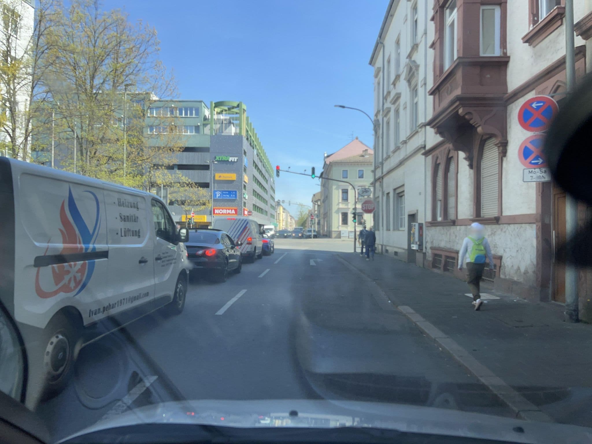 Street view near Arona Hotel Offenbach City, Offenbach — © robffm (CC BY-SA · Mapillary)