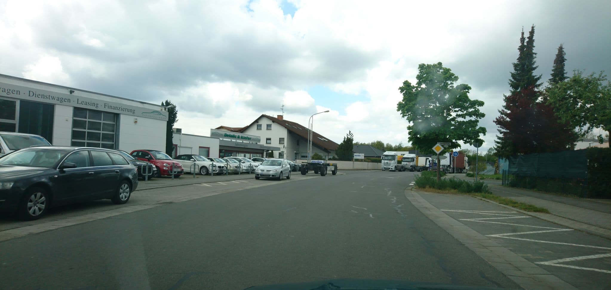 Street view near garni Hotel Weber, Rodgau — © wegavision (CC BY-SA · Mapillary)