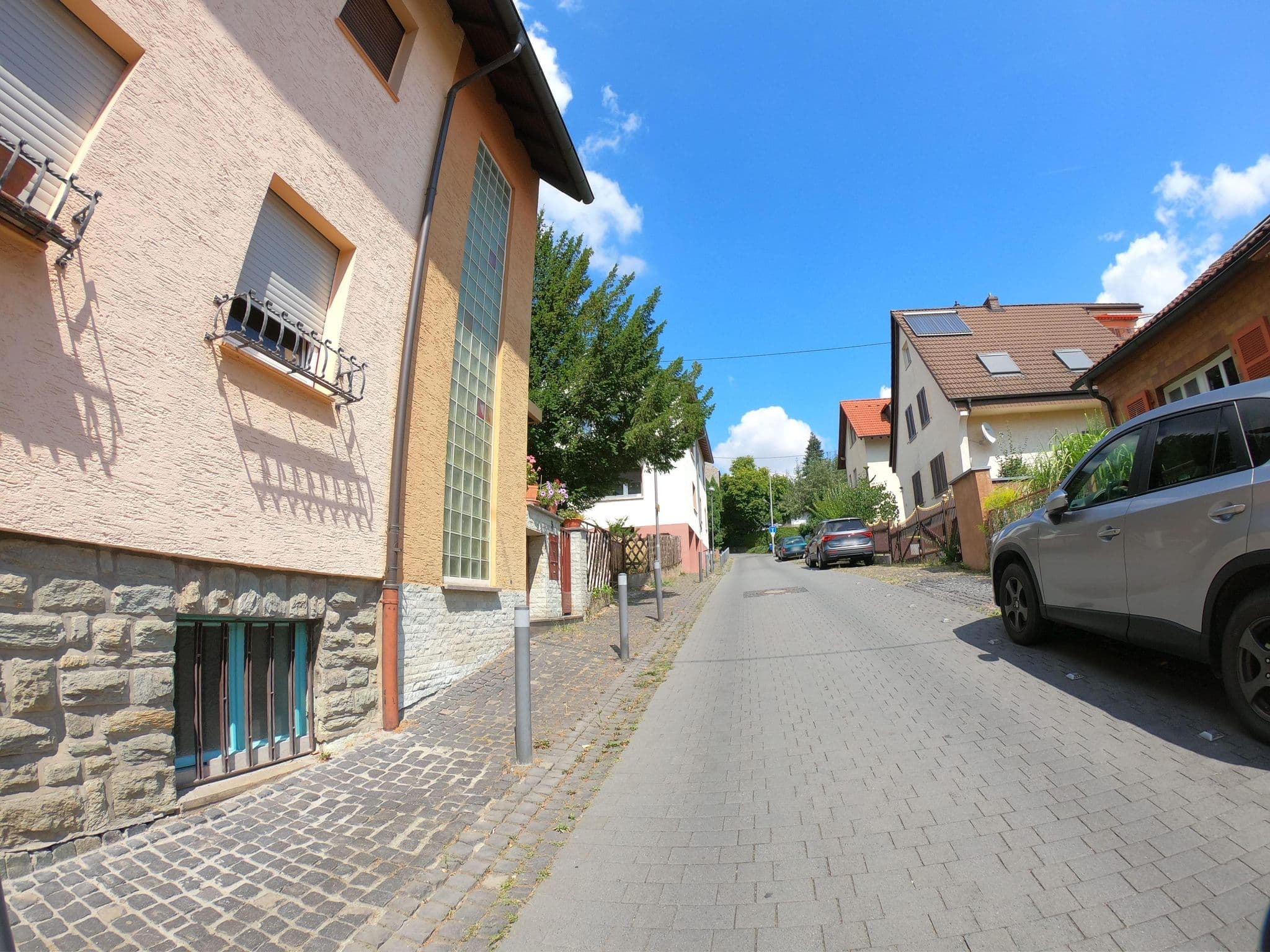 Street view near Haus am Lohrberg, Bad Vilbel — © tmka (CC BY-SA · Mapillary)
