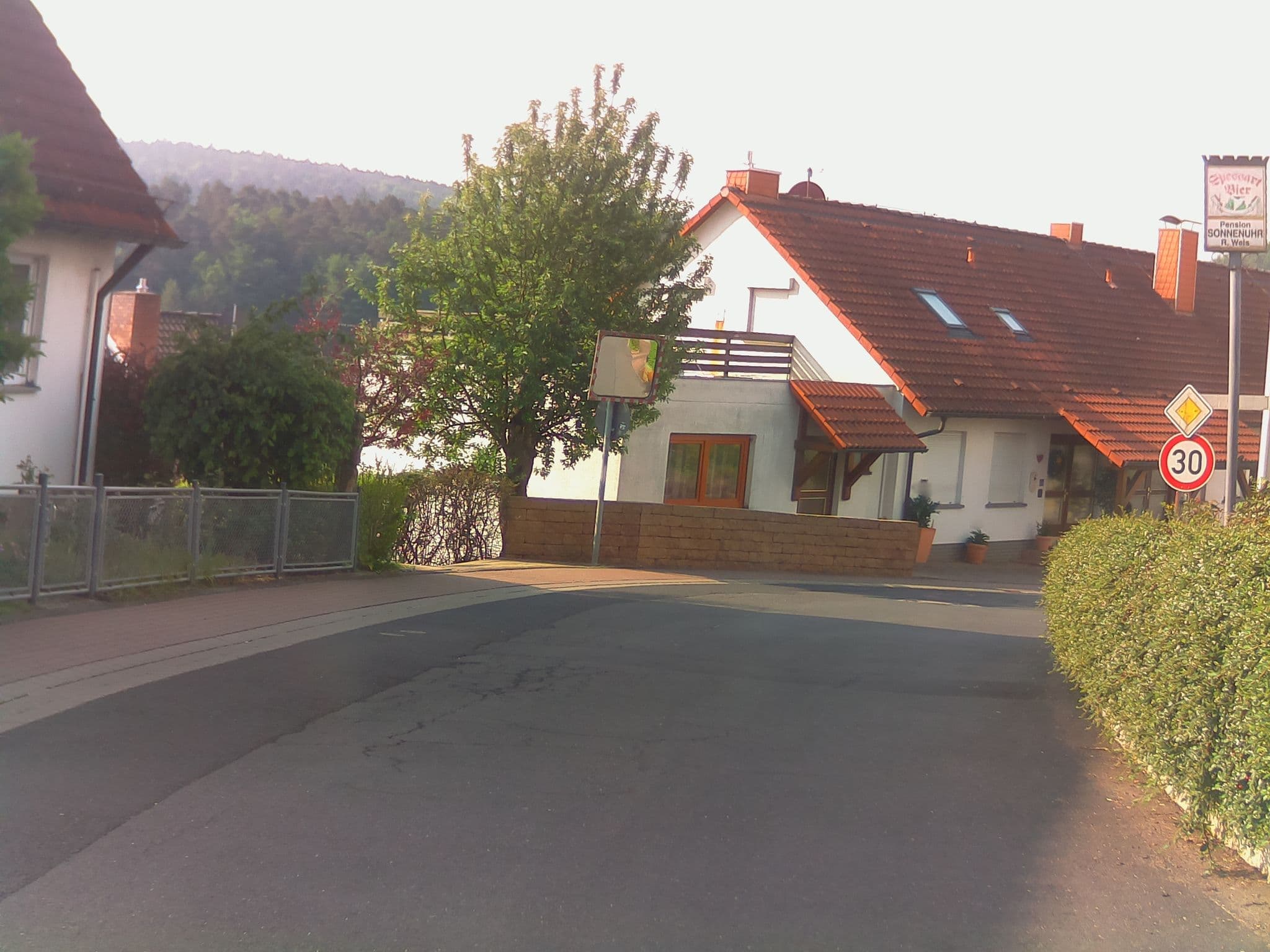 Street view near Heinrich Kroth, Heimbuchenthal — © ramap (CC BY-SA · Mapillary)