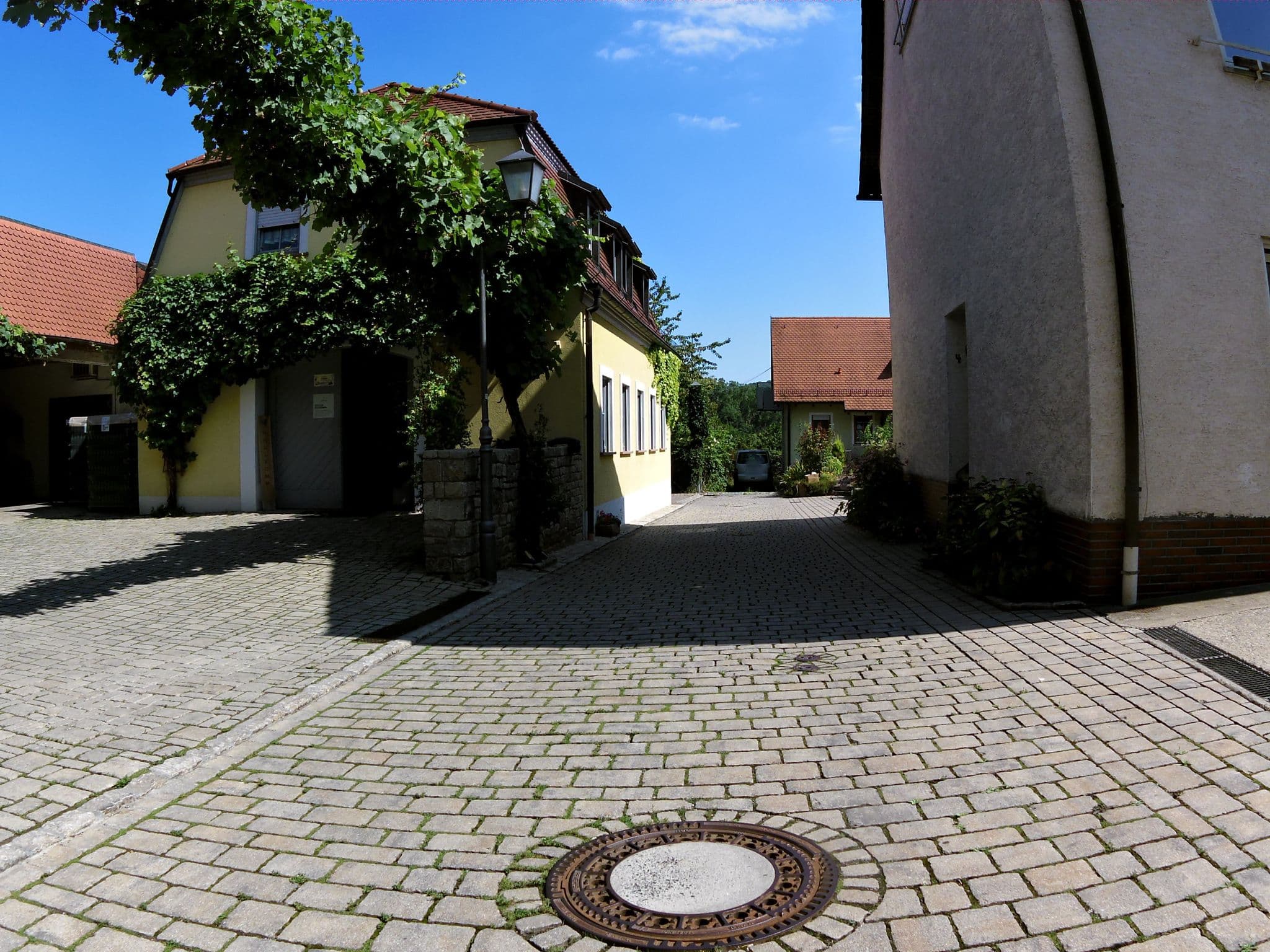 Street view near Weingut Martin Blass, Erlabrunn — © zoegglmeyr (CC BY-SA · Mapillary)