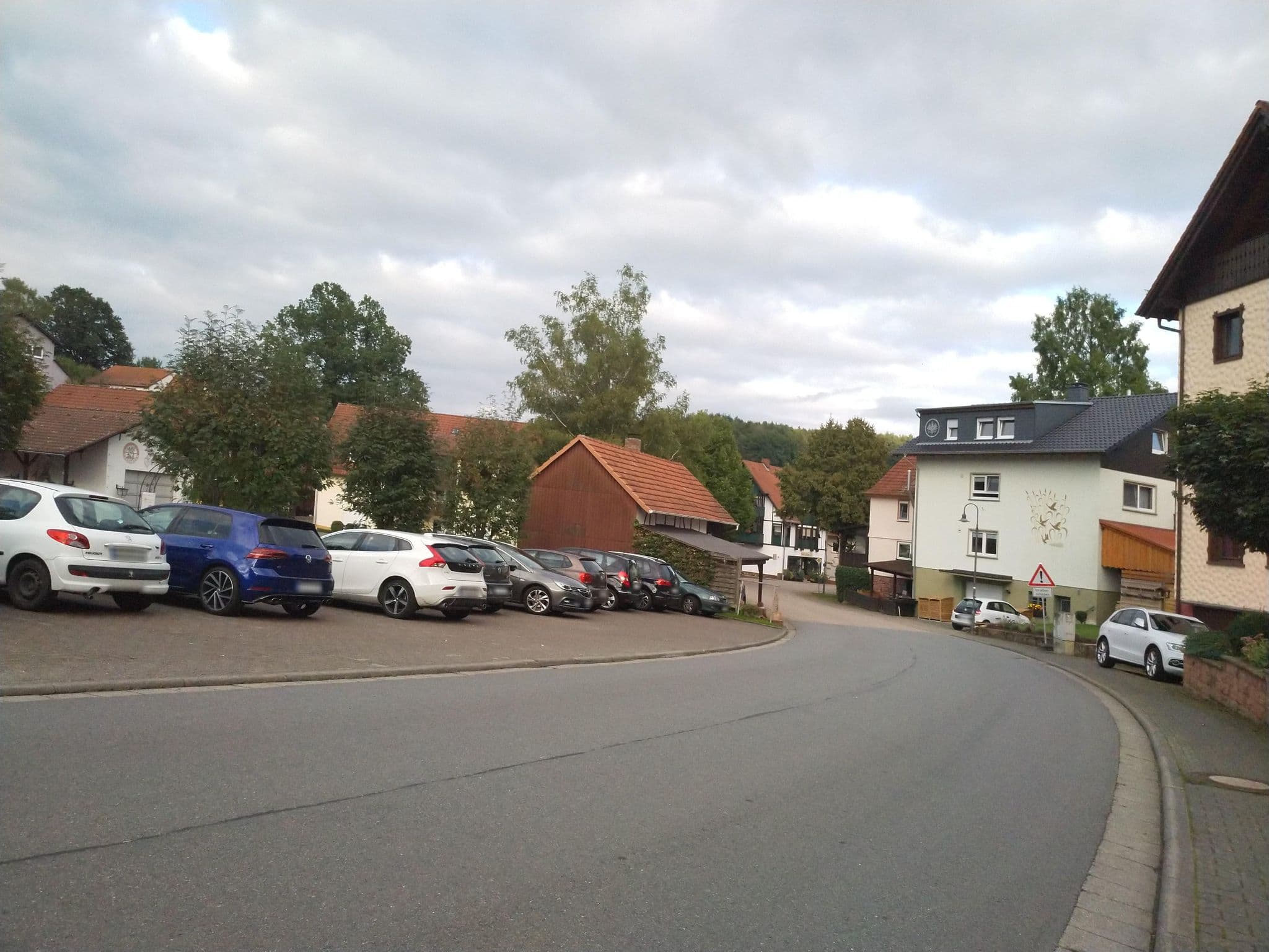 Street view near Zentlinde Hartmut Strein, Beerfelden — © ente (CC BY-SA · Mapillary)