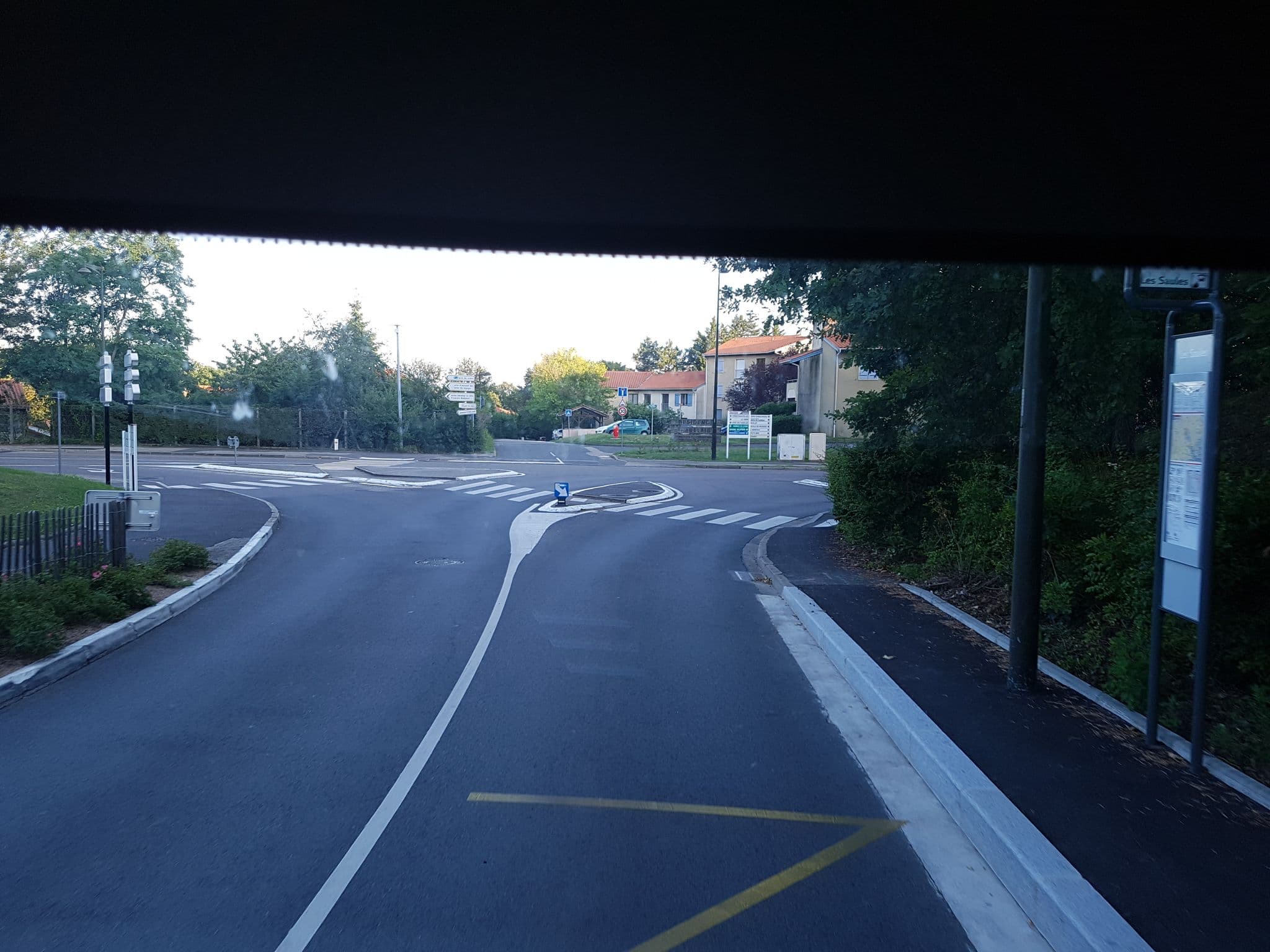 Street view near Brit Hotel, Dardilly — © bernardvoyageur (CC BY-SA · Mapillary)