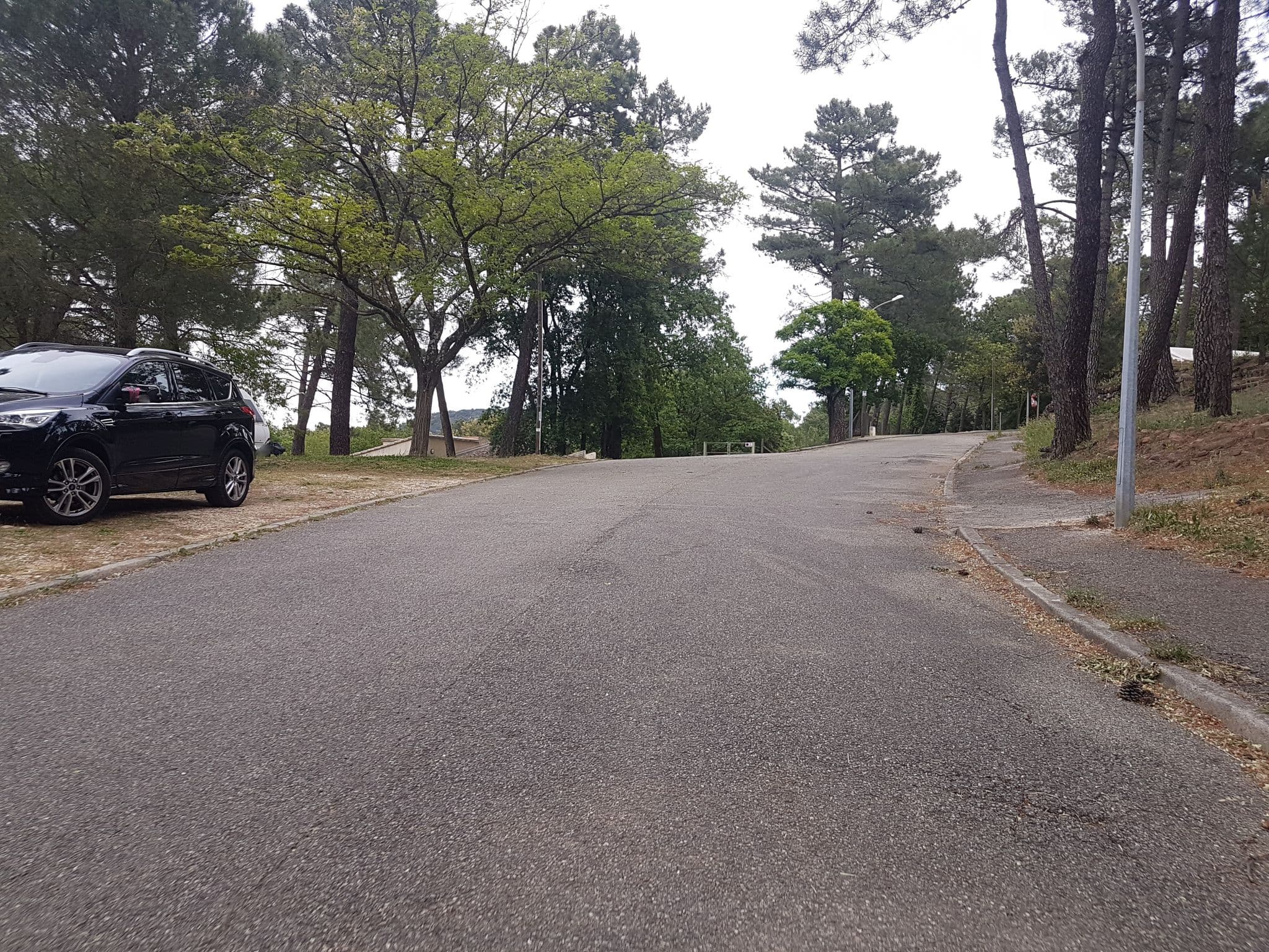 Street view near Camping La Pinède, Mondragon — © changchun1 (CC BY-SA · Mapillary)