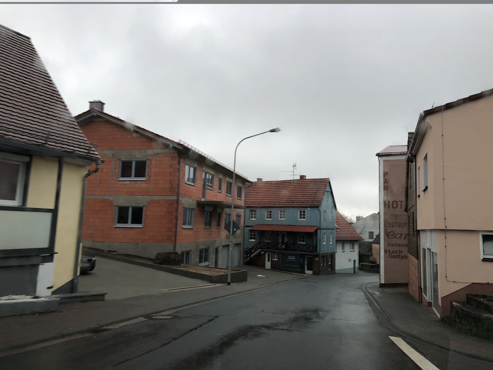 Street view near Parkhotel Odenwald, Bad König — © chuck (CC BY-SA · Mapillary)