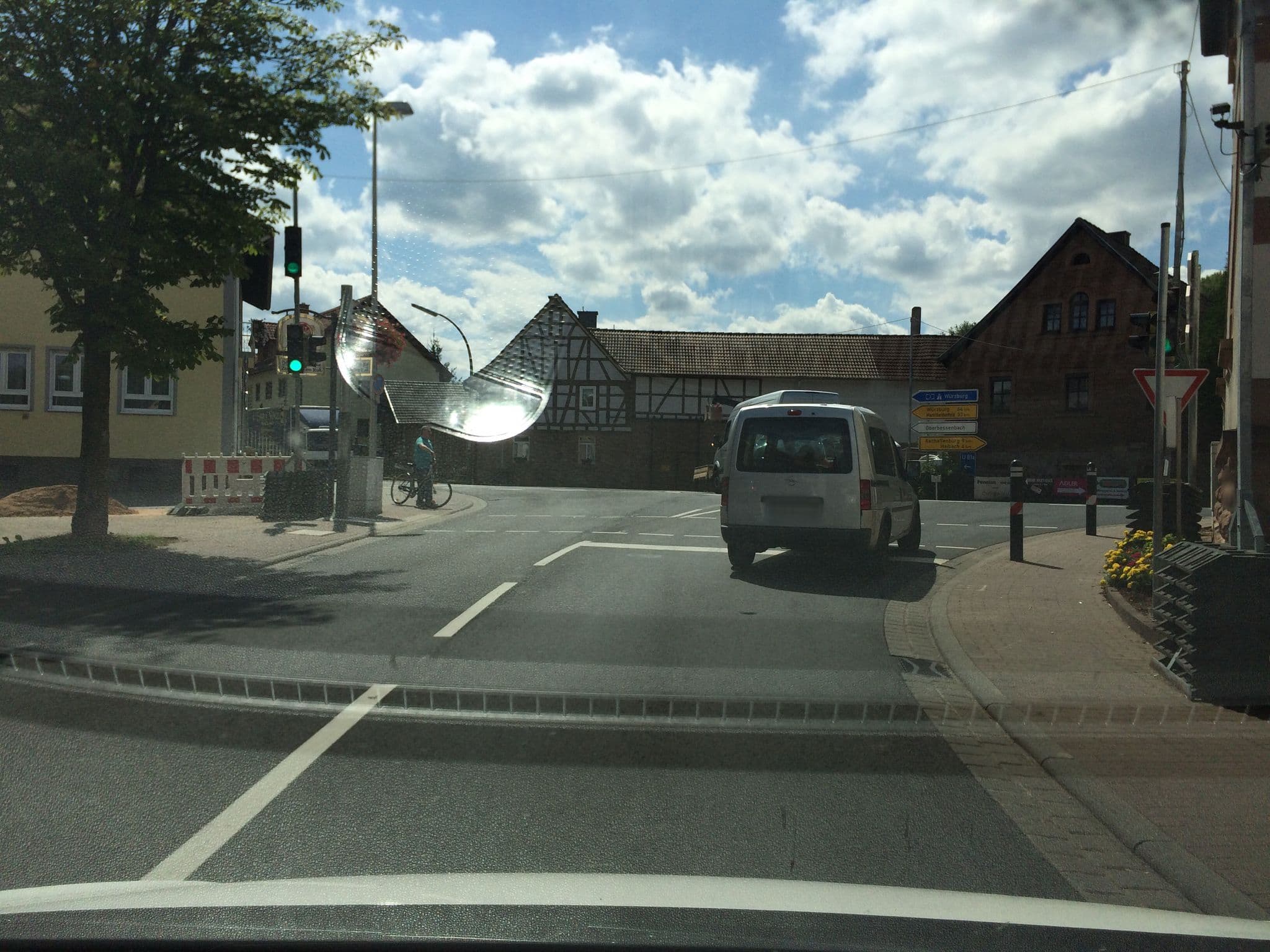 Street view near Zum weißen Ross, Haibach — © m_groebs (CC BY-SA · Mapillary)