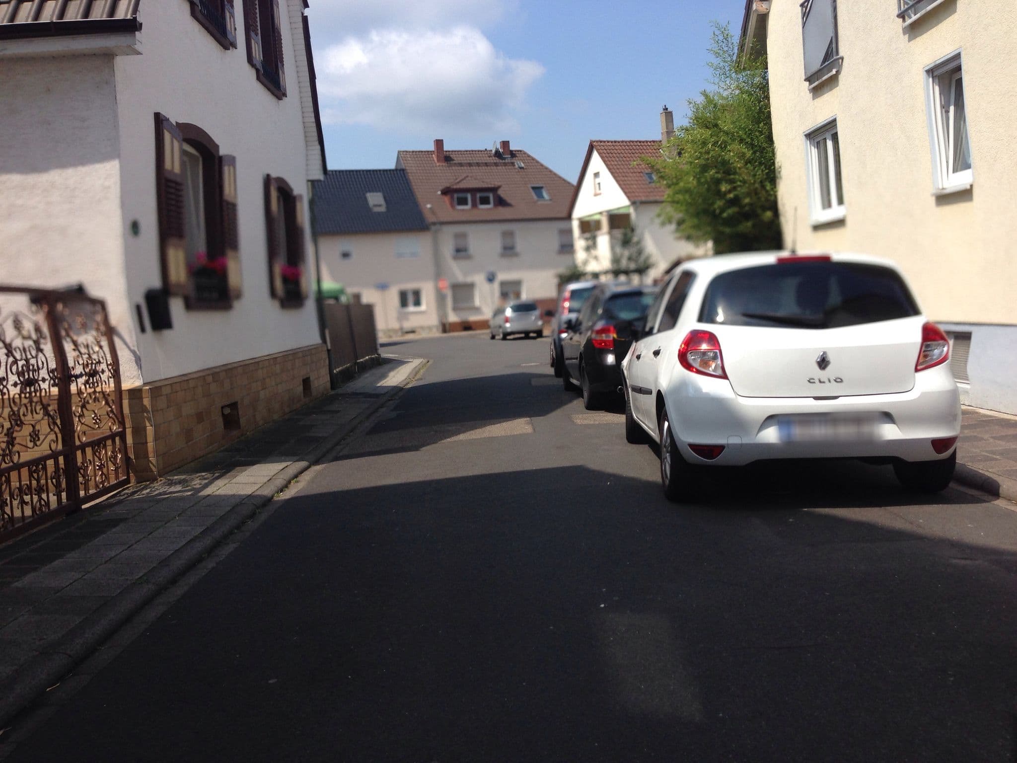 Street view near Pension-Wegfahrt-Hanau, Großauheim — © flidolin (CC BY-SA · Mapillary)