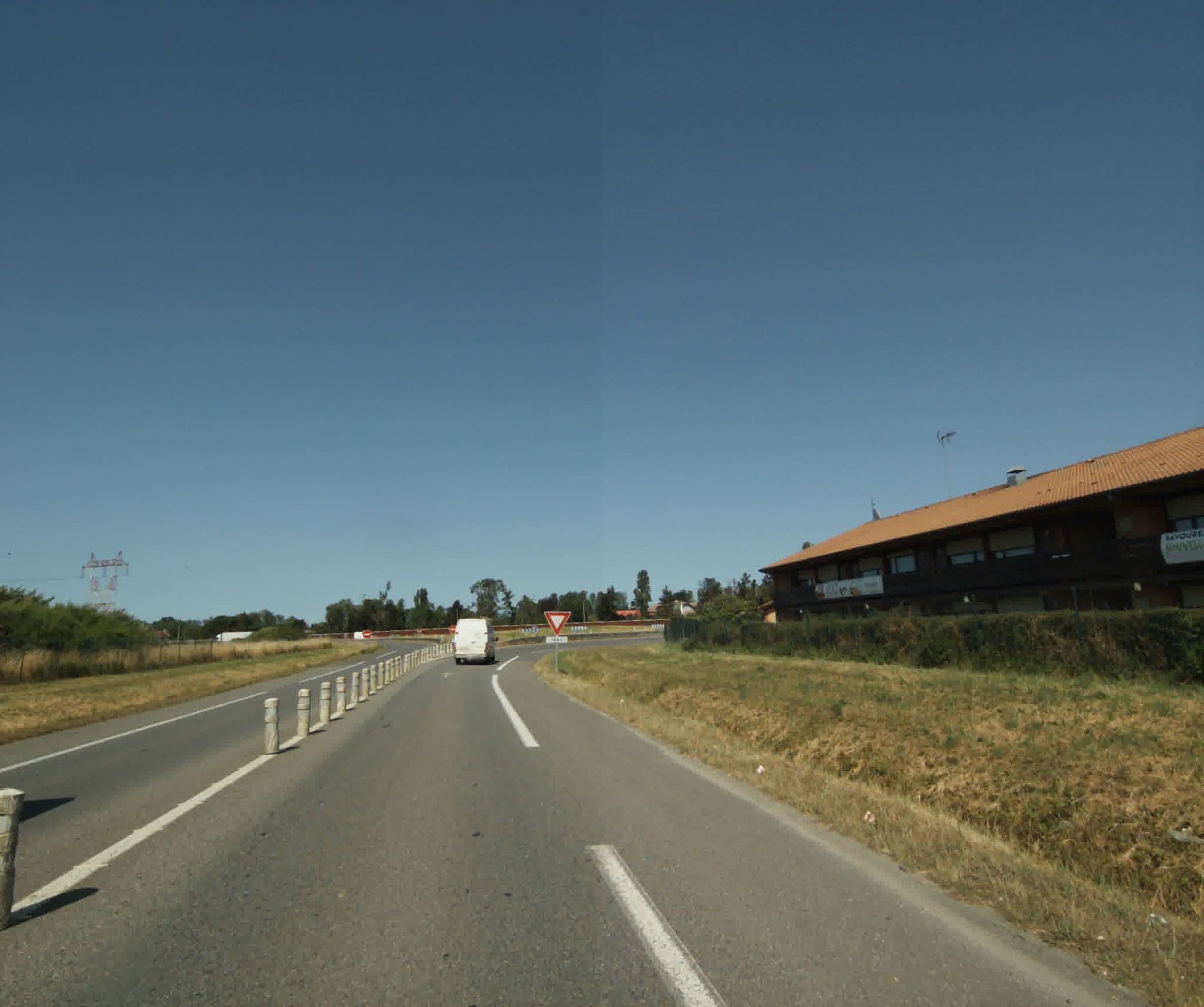 Street view near Kiriad, Bressols — © sogefi (CC BY-SA · Mapillary)