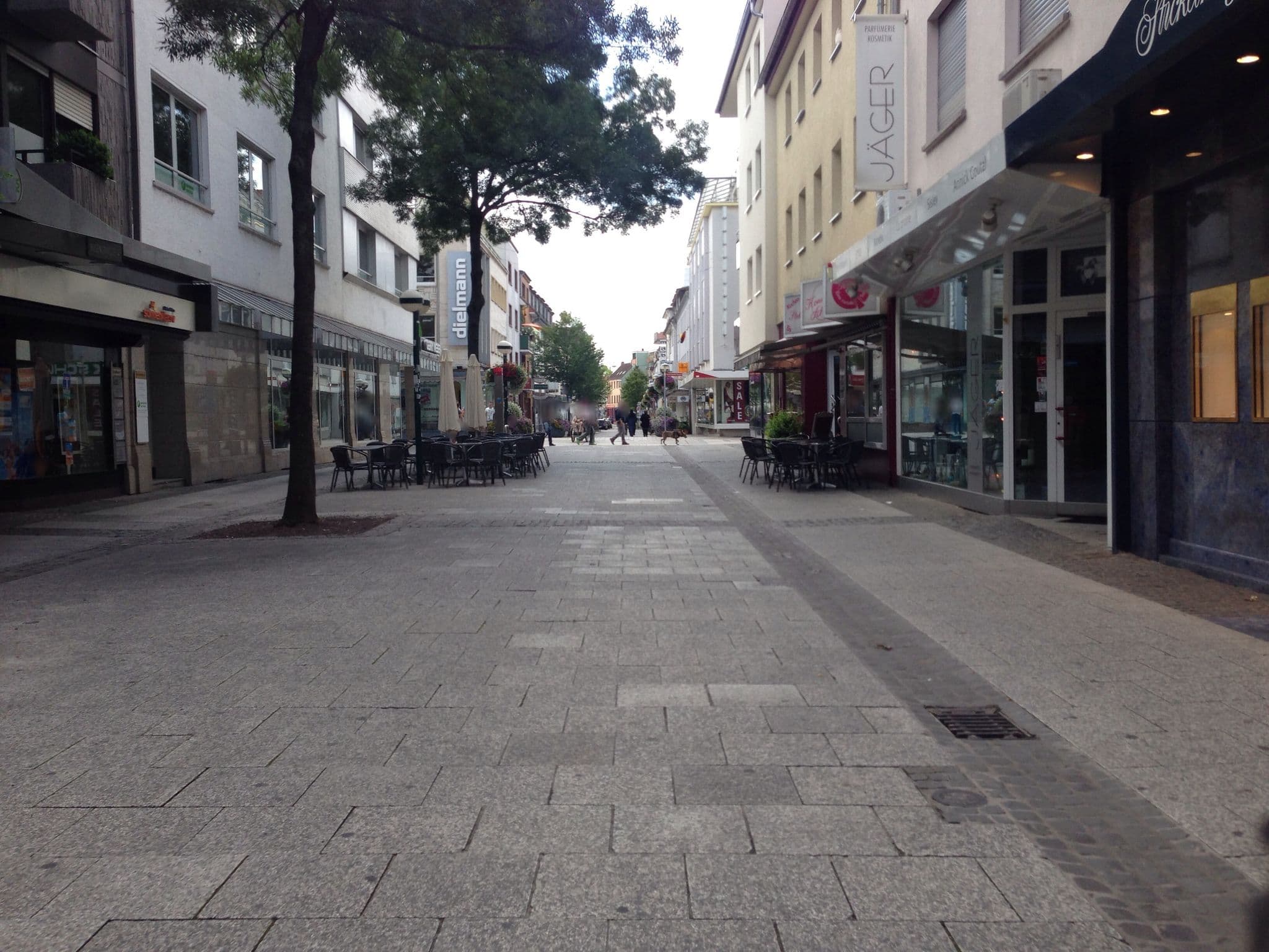 Street view near Hotel Nies, Hanau am Main — © flidolin (CC BY-SA · Mapillary)