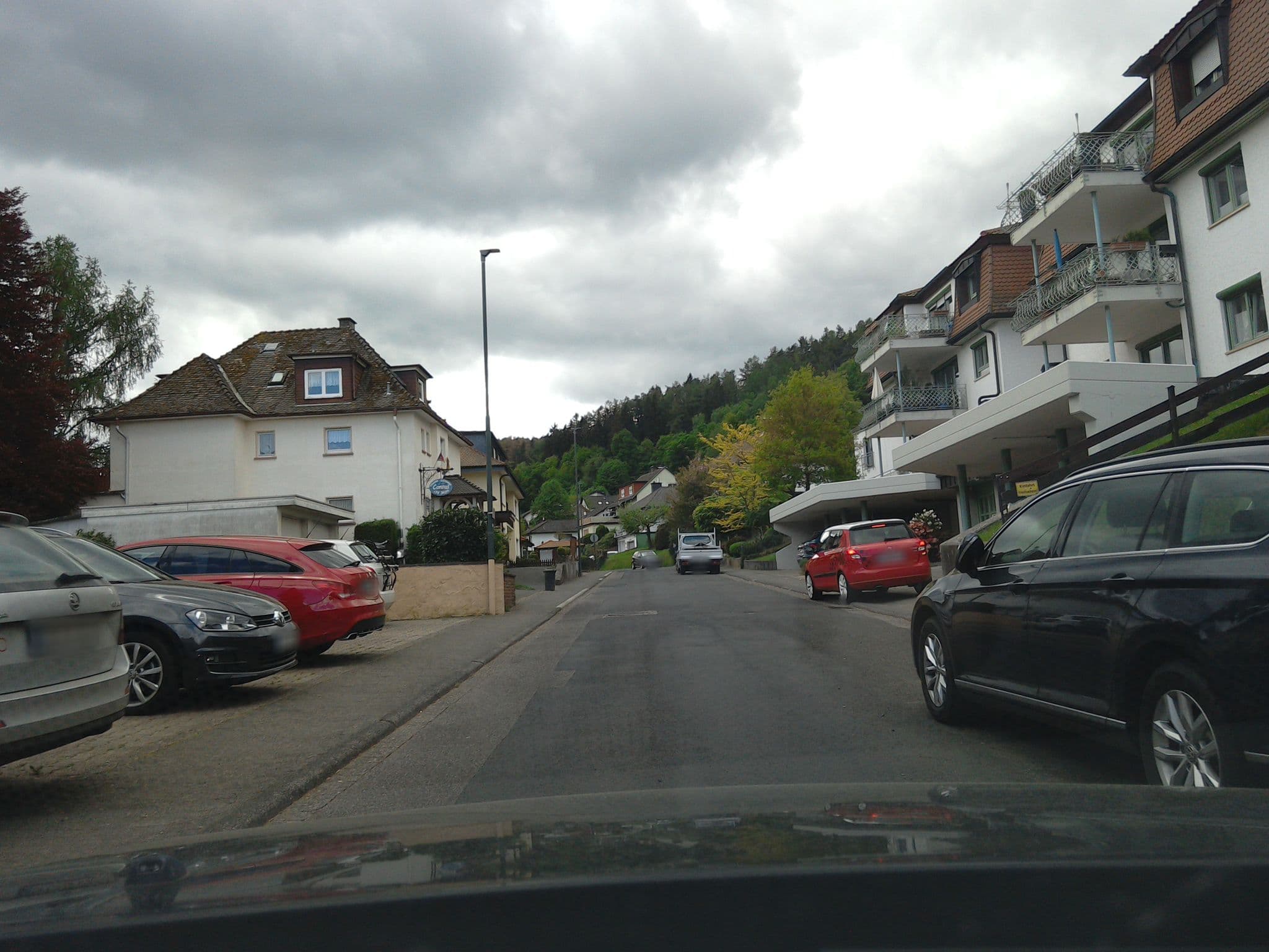 Street view near Hotel Bellevue, Bad Orb — © igdb (CC BY-SA · Mapillary)