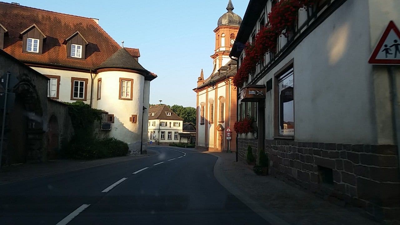 Street view near Freund Raimund Hotel-Gasthof Adler, Lohr am Main — © tian (CC BY-SA · Mapillary)