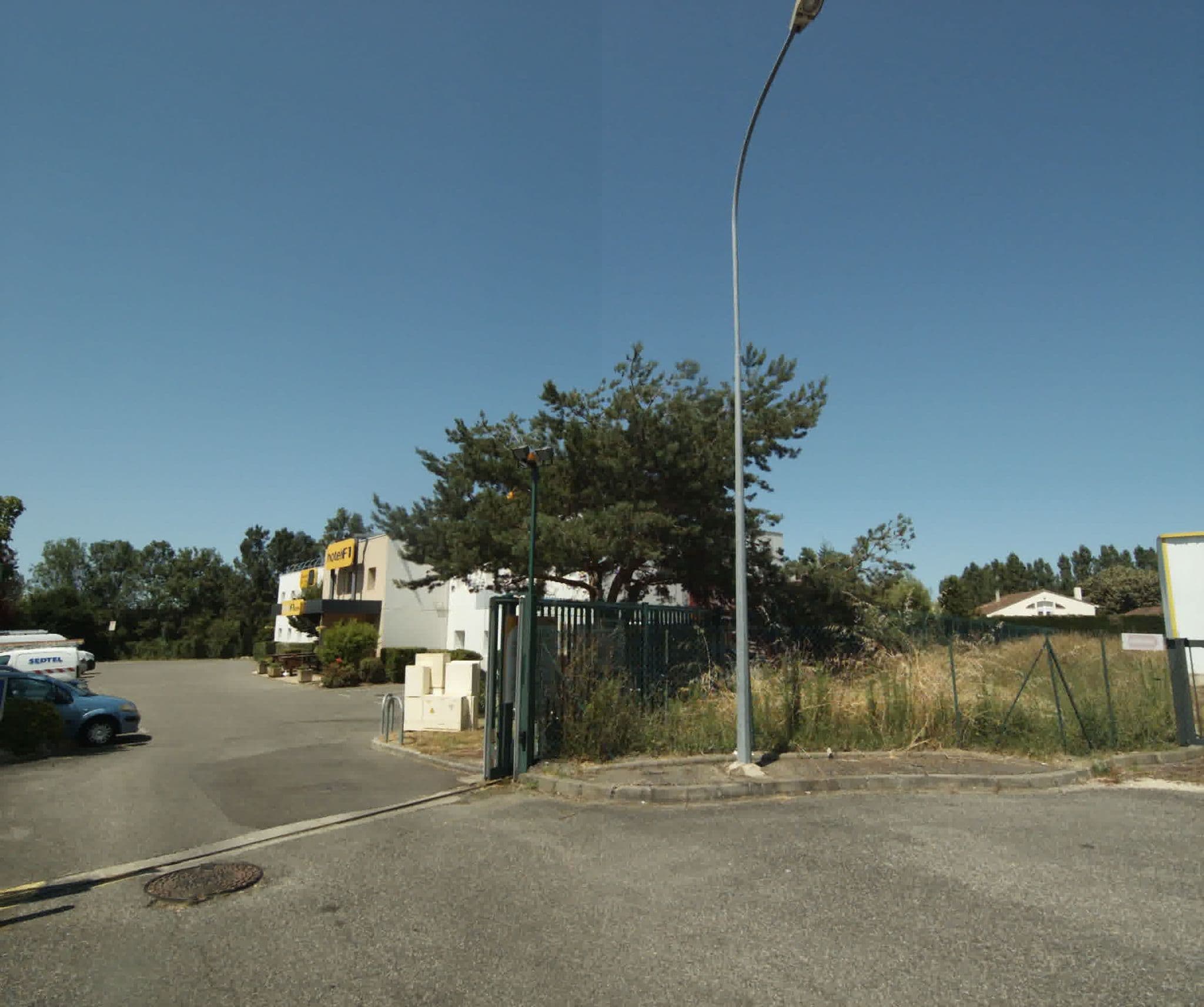 Street view near Hôtel F1, Montauban — © sogefi (CC BY-SA · Mapillary)