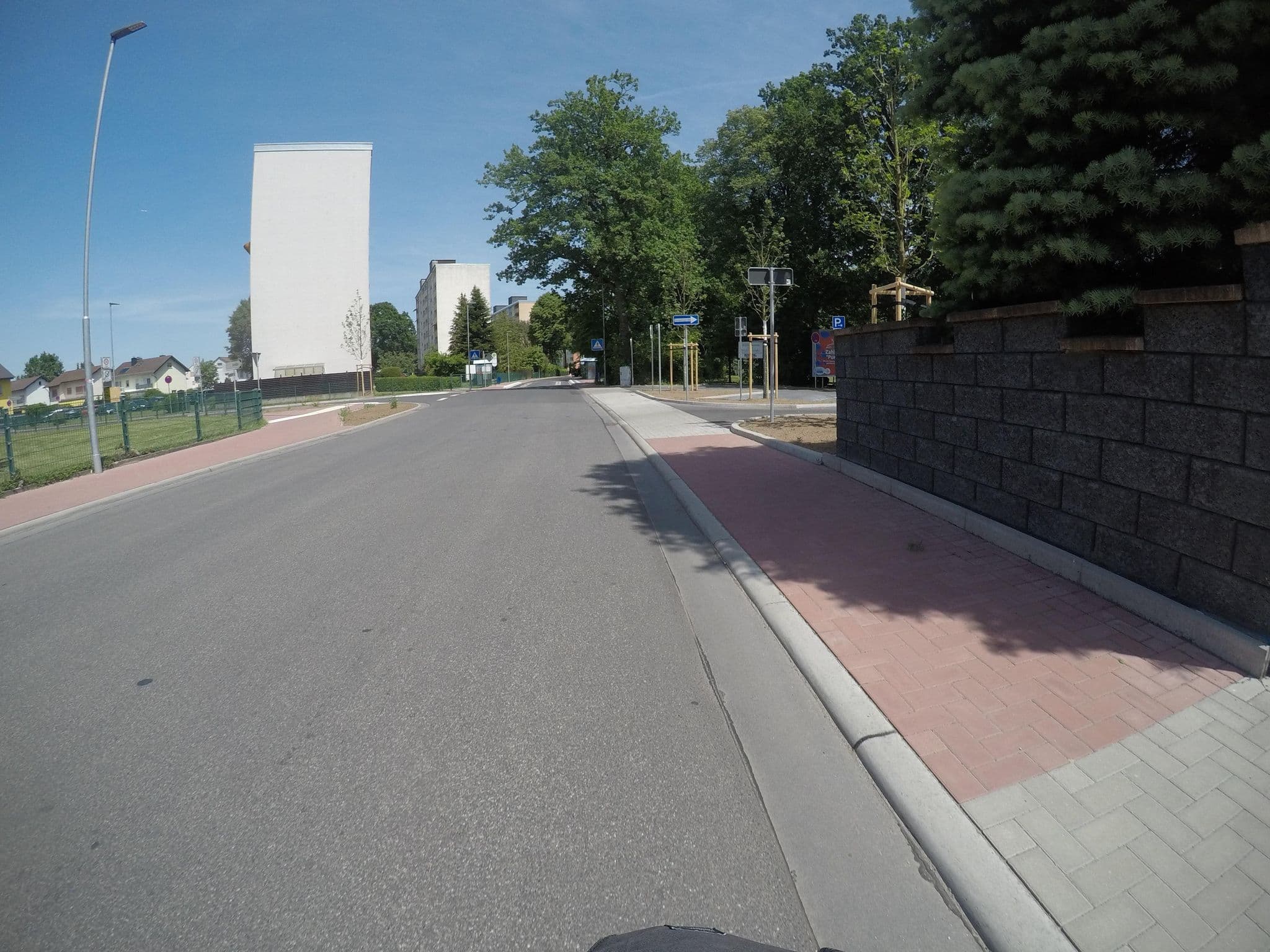 Street view near Apartments Bruchköbel, Bruchköbel — © mfa (CC BY-SA · Mapillary)