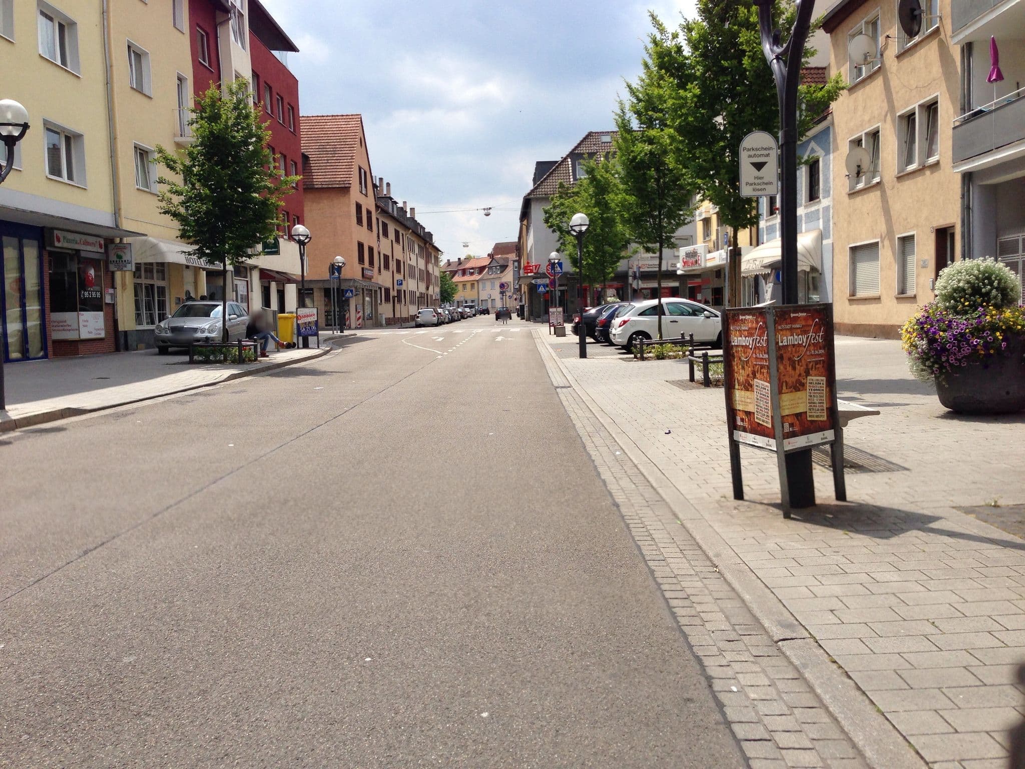 Street view near Hotel Zum Riesen, Hanau am Main — © flidolin (CC BY-SA · Mapillary)