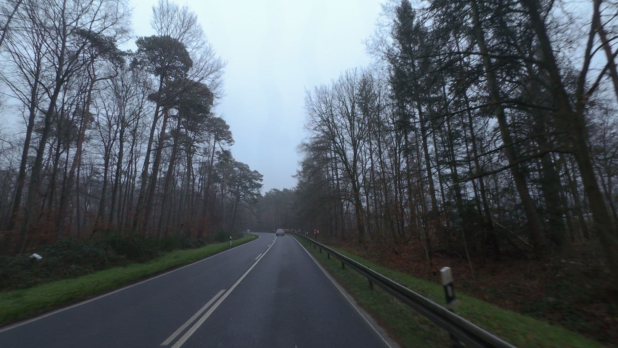 Street view near Autobahnmotel Weiskirchen Nord, Rodgau — © schulf (CC BY-SA · Mapillary)