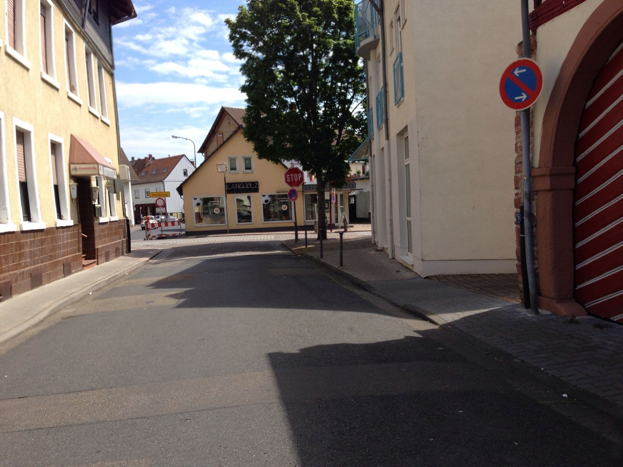 Street view near Biba's Pfannkuchen, Großauheim — © flidolin (CC BY-SA · Mapillary)