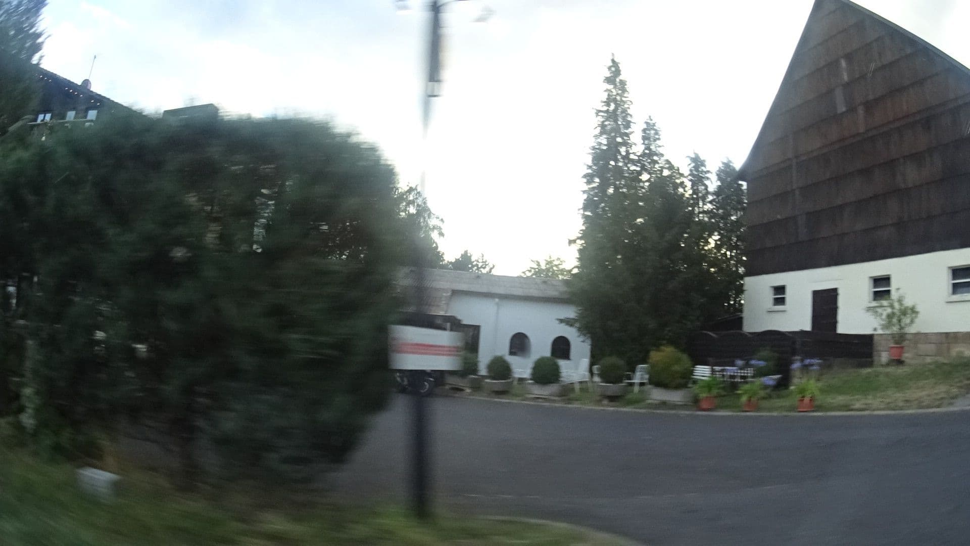 Street view near Hotel Röhn-Hof, Oberleichtersbach — © ramap (CC BY-SA · Mapillary)