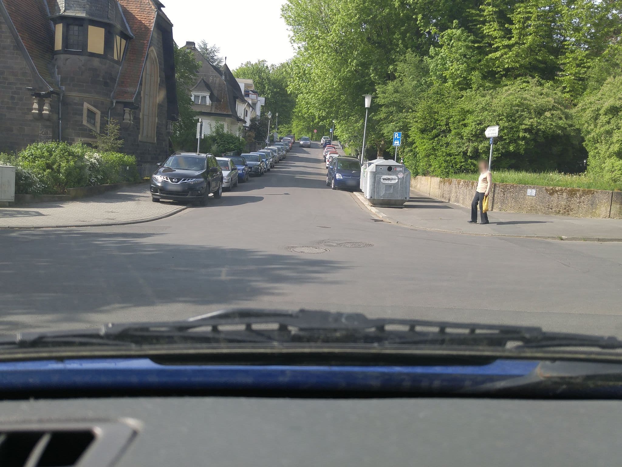 Street view near Hotel Pension Sonnenhof, Bad Nauheim — © scg1176 (CC BY-SA · Mapillary)