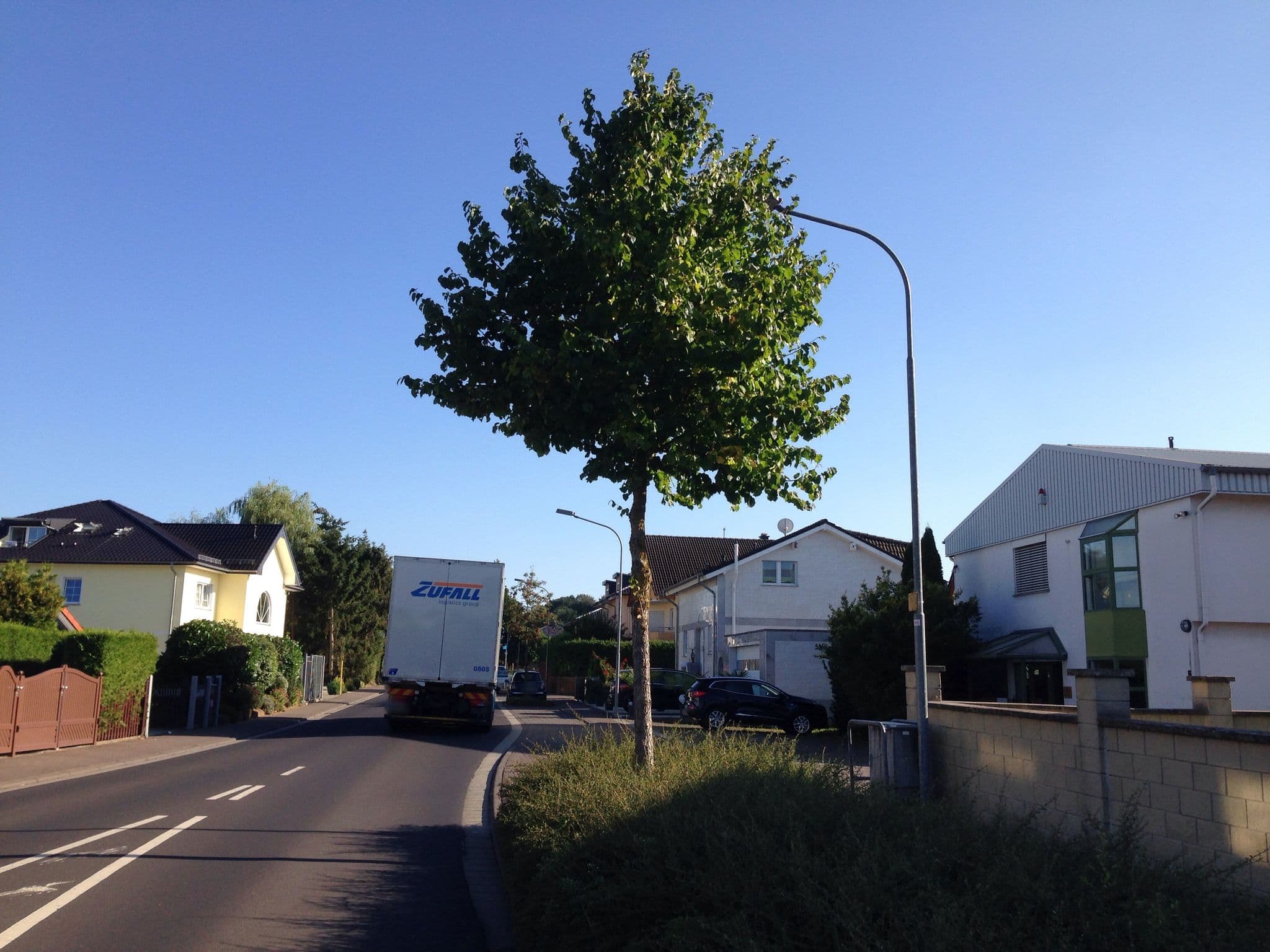 Street view near Fewosi, Lich — © troher15 (CC BY-SA · Mapillary)