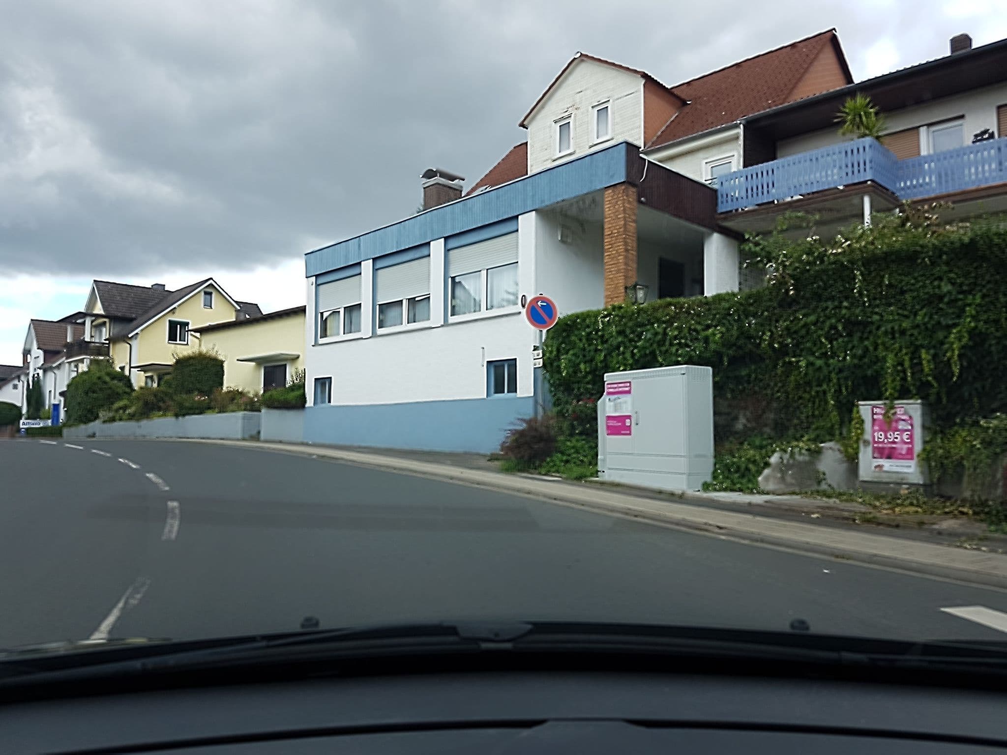 Street view near Hotel Zur Traube, Laubach — © parad0x (CC BY-SA · Mapillary)