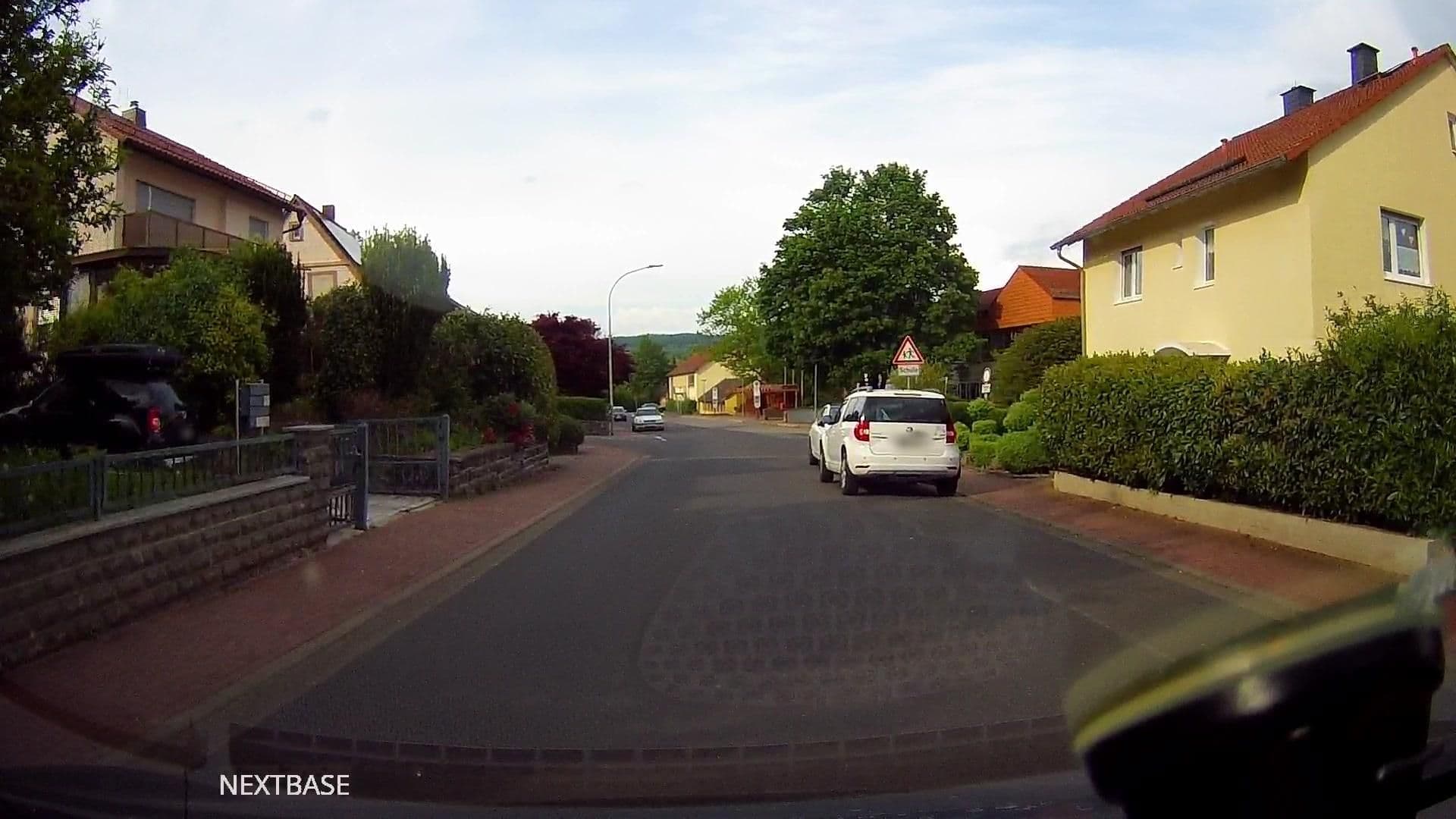 Street view near Ferienwohnung Brandt Vermietung von Ferienwohnungen, Gedern — © derlipper (CC BY-SA · Mapillary)