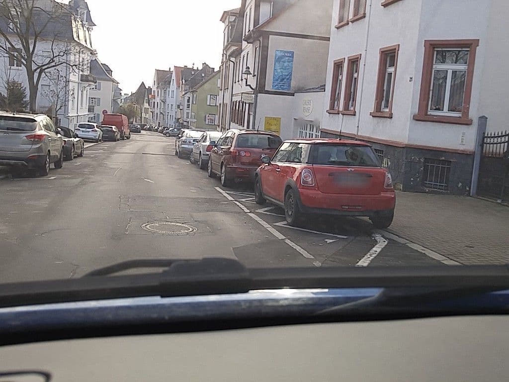 Street view near Ferienwohnungen am Bürgerpark, Bad Nauheim — © scg1176 (CC BY-SA · Mapillary)