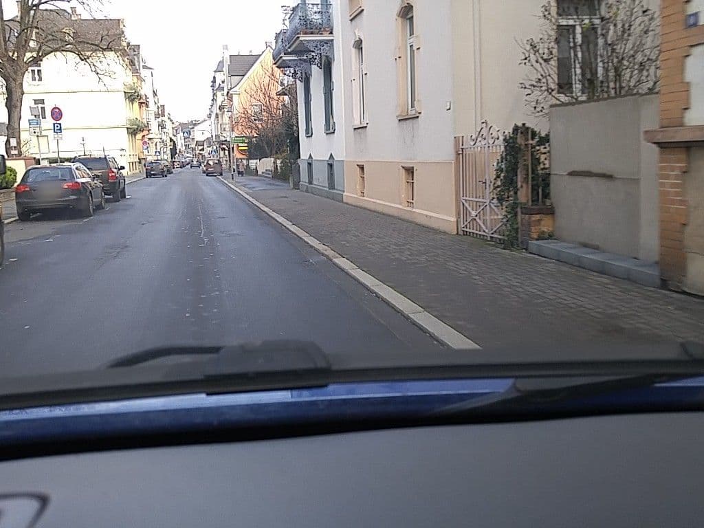 Street view near Pension Blöcher, Bad Nauheim — © scg1176 (CC BY-SA · Mapillary)