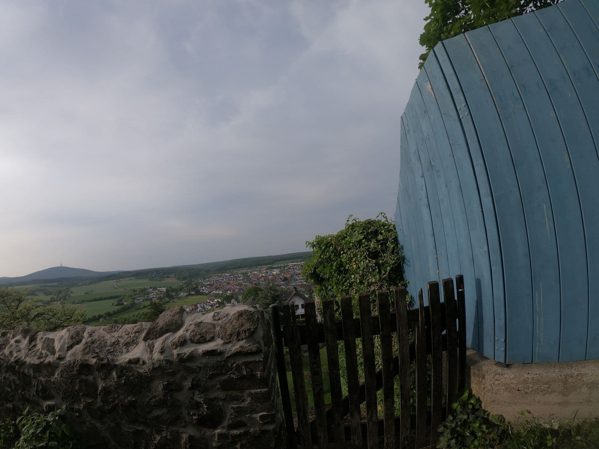 Street view near Talblick Gleiberg, Heuchelheim — © grinninghamster (CC BY-SA · Mapillary)
