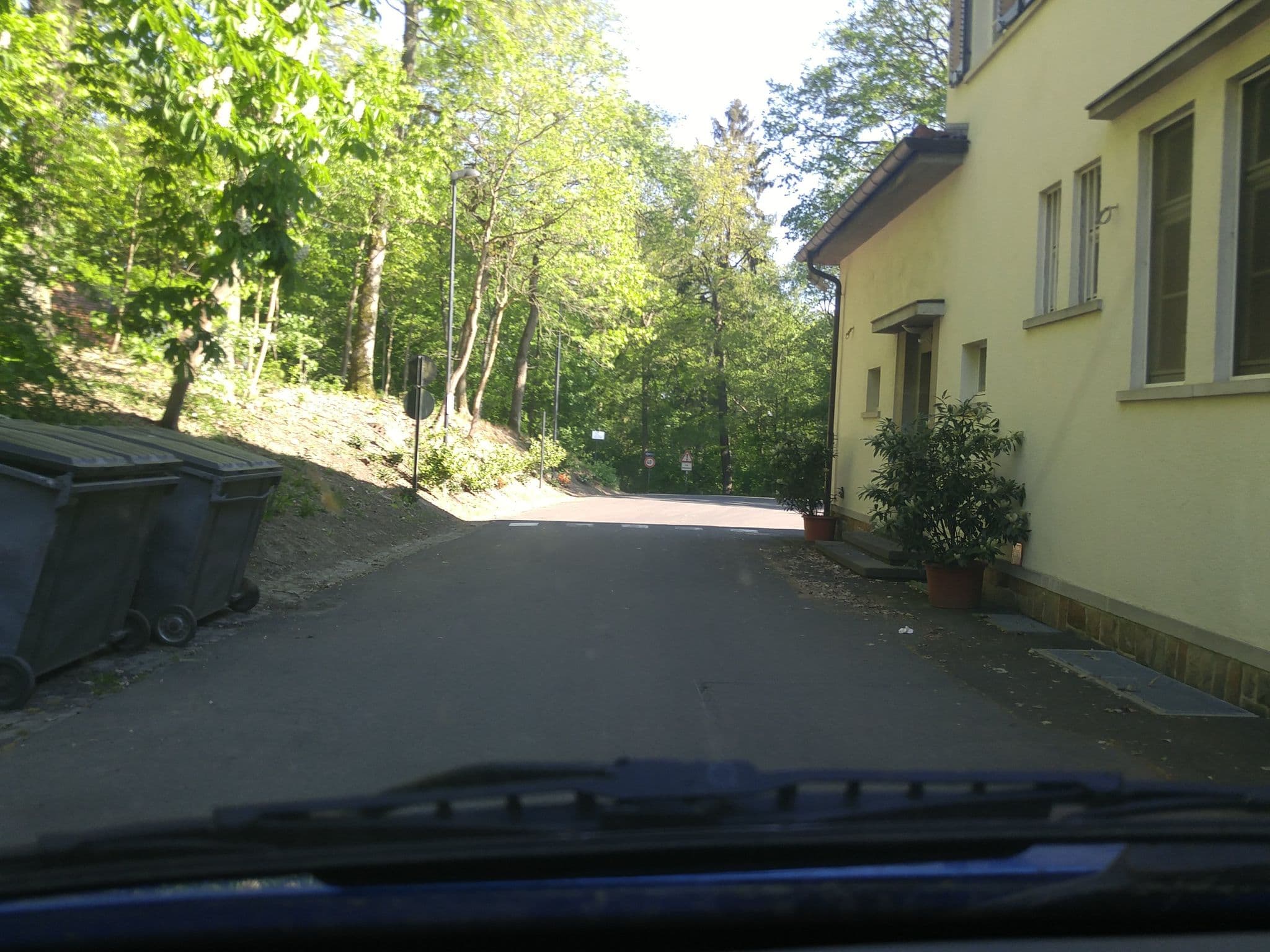 Street view near Hotel Johannisberg, Bad Nauheim — © scg1176 (CC BY-SA · Mapillary)