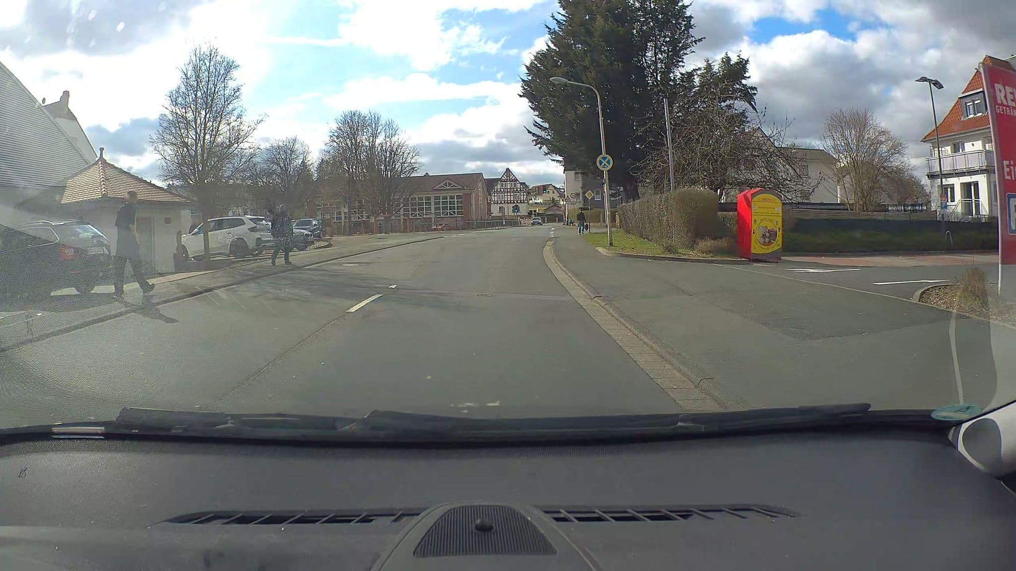Street view near Hotel-Restaur. Kegelsporthaus, Münchhausen — © poxonline (CC BY-SA · Mapillary)