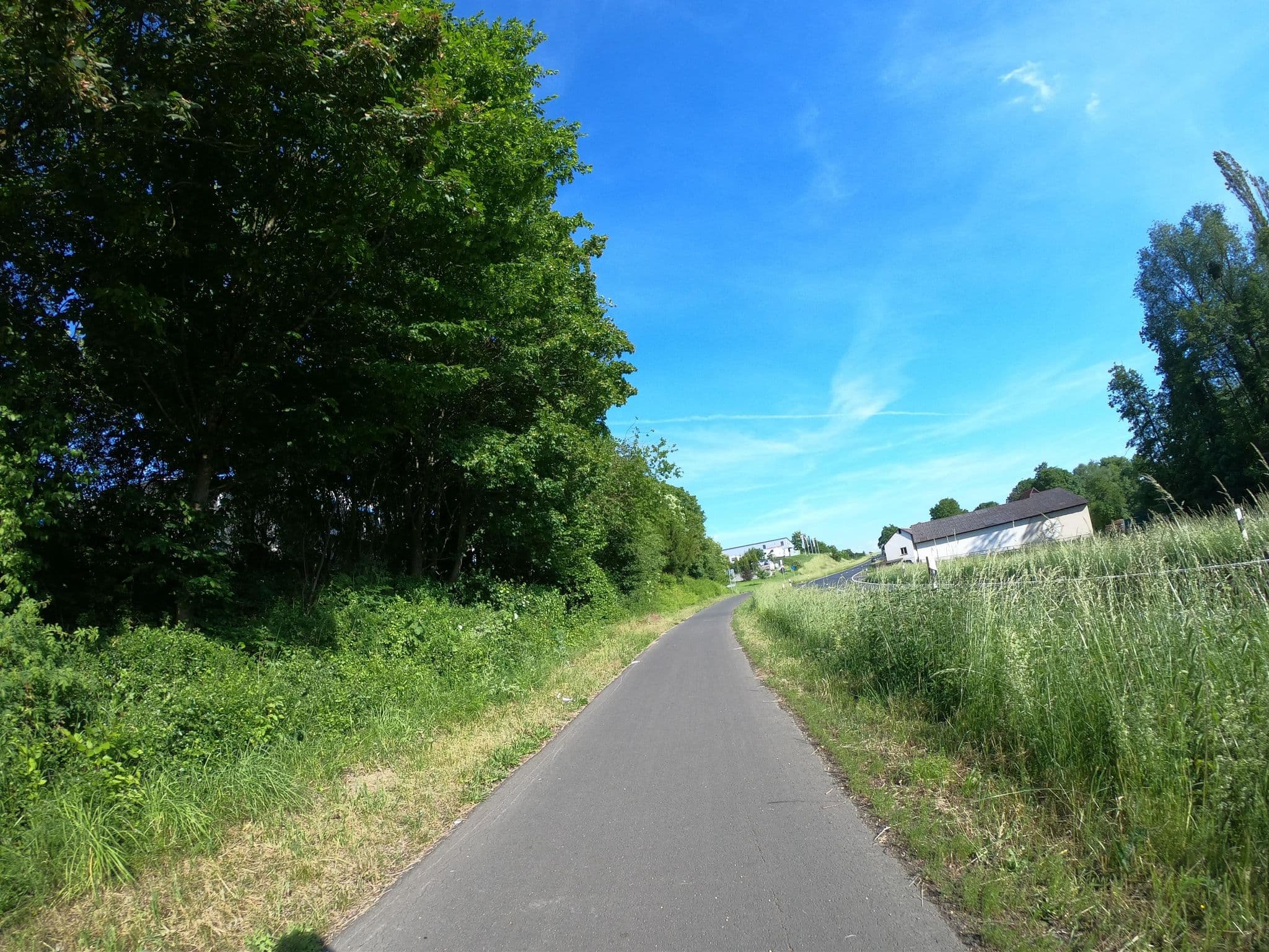 Street view near Hotel Garni Le Pierrot, Heuchelheim — © grinninghamster (CC BY-SA · Mapillary)