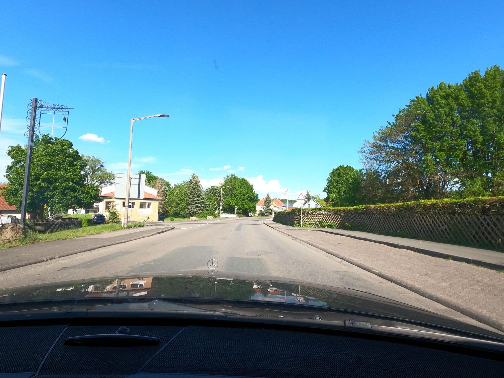 Street view near Hotel Zur Waldbühne, Breuna — © saschahaberkorn (CC BY-SA · Mapillary)