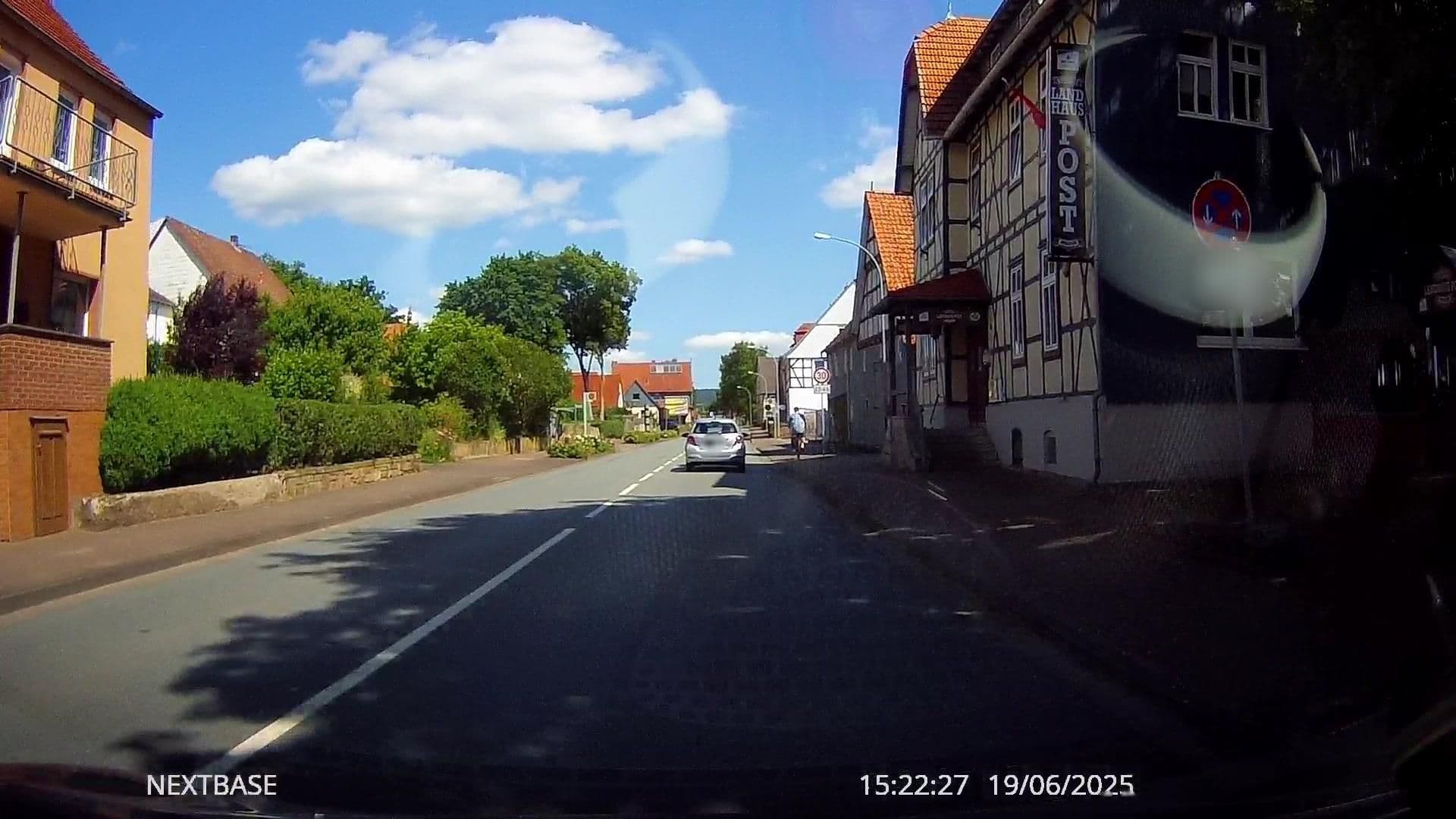 Street view near Neue Post Twiste Hotel Restaurant Biergarten, Bad Arolsen — © derlipper (CC BY-SA · Mapillary)