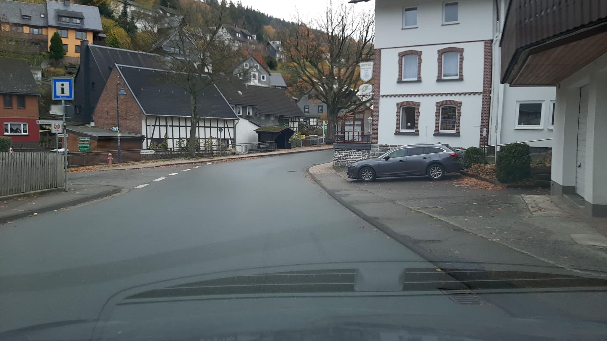 Street view near Hotel Upländer Hof, Willingen — © Lowiekse (CC BY-SA · Mapillary)