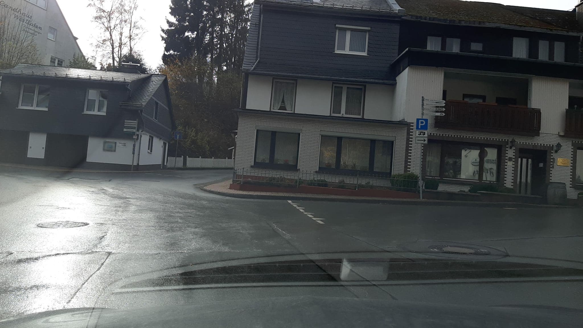 Street view near Haus am Stryckweg, Willingen — © Lowiekse (CC BY-SA · Mapillary)