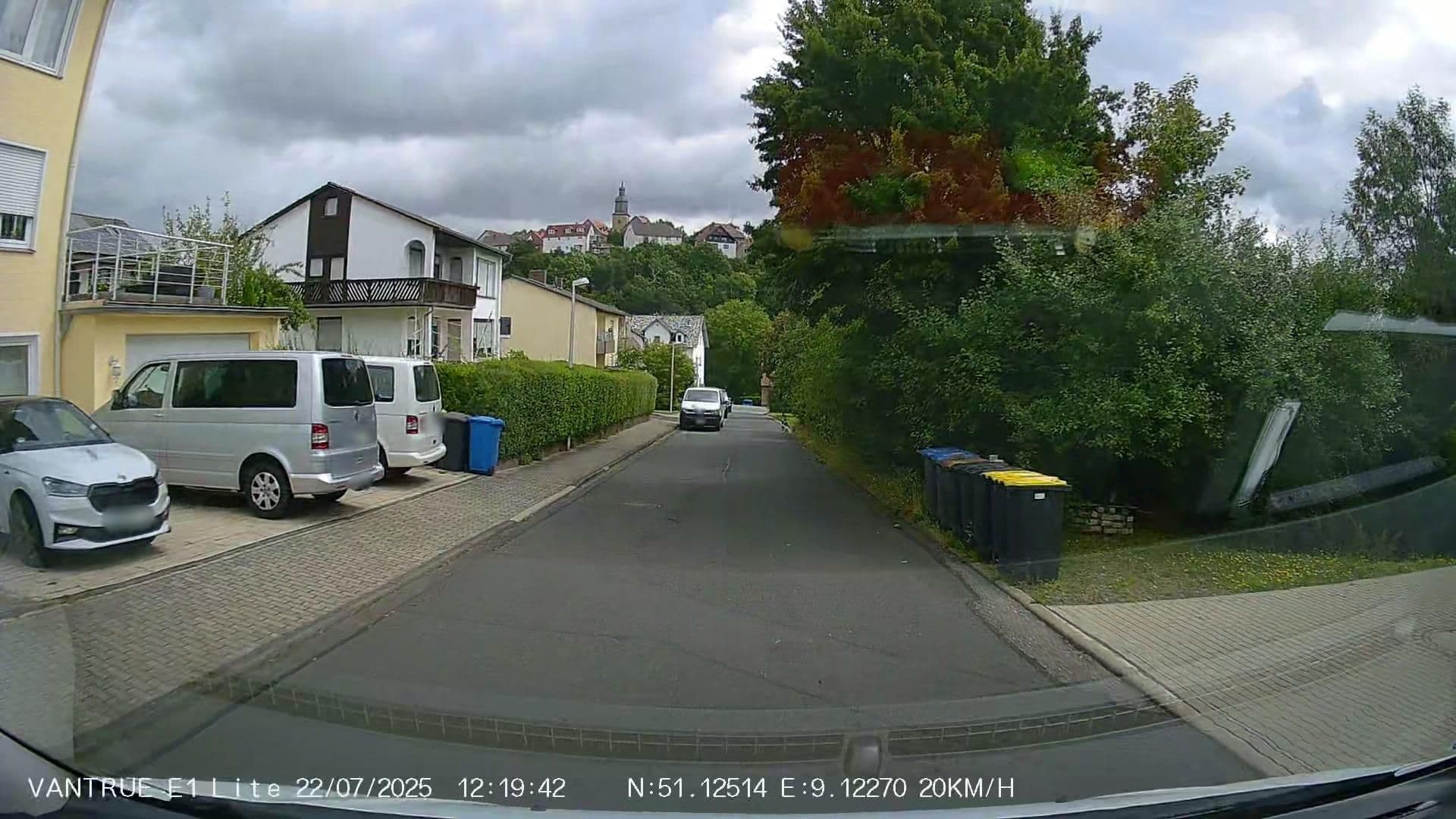 Street view near Ferienwohnung Haus Schlossblick und Ferienwohnung Haus Weinberg, Bad Wildungen — © Hightower- (CC BY-SA · Mapillary)