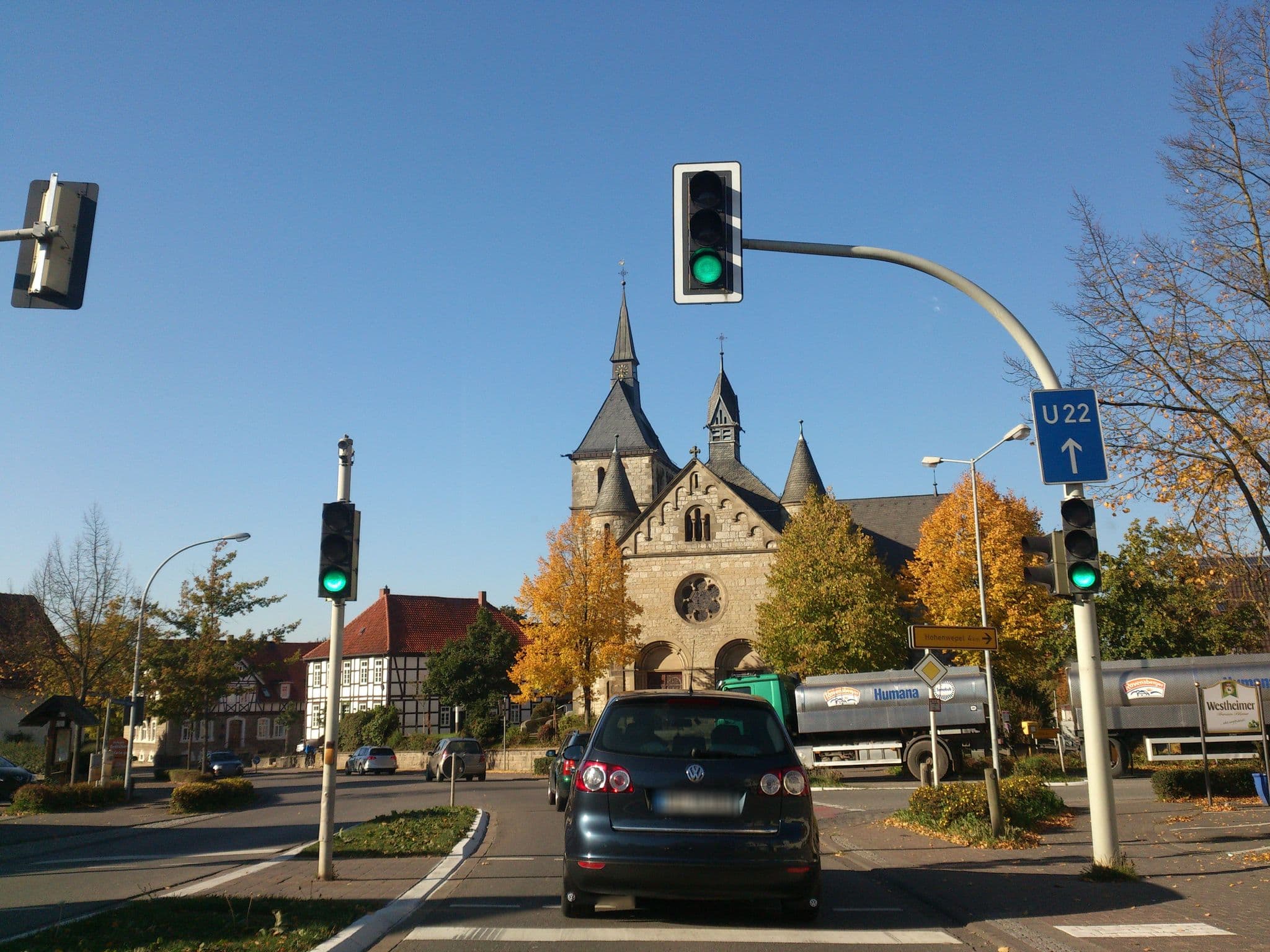 Street view near Zum Hainturm, Warburg — © amenophis (CC BY-SA · Mapillary)