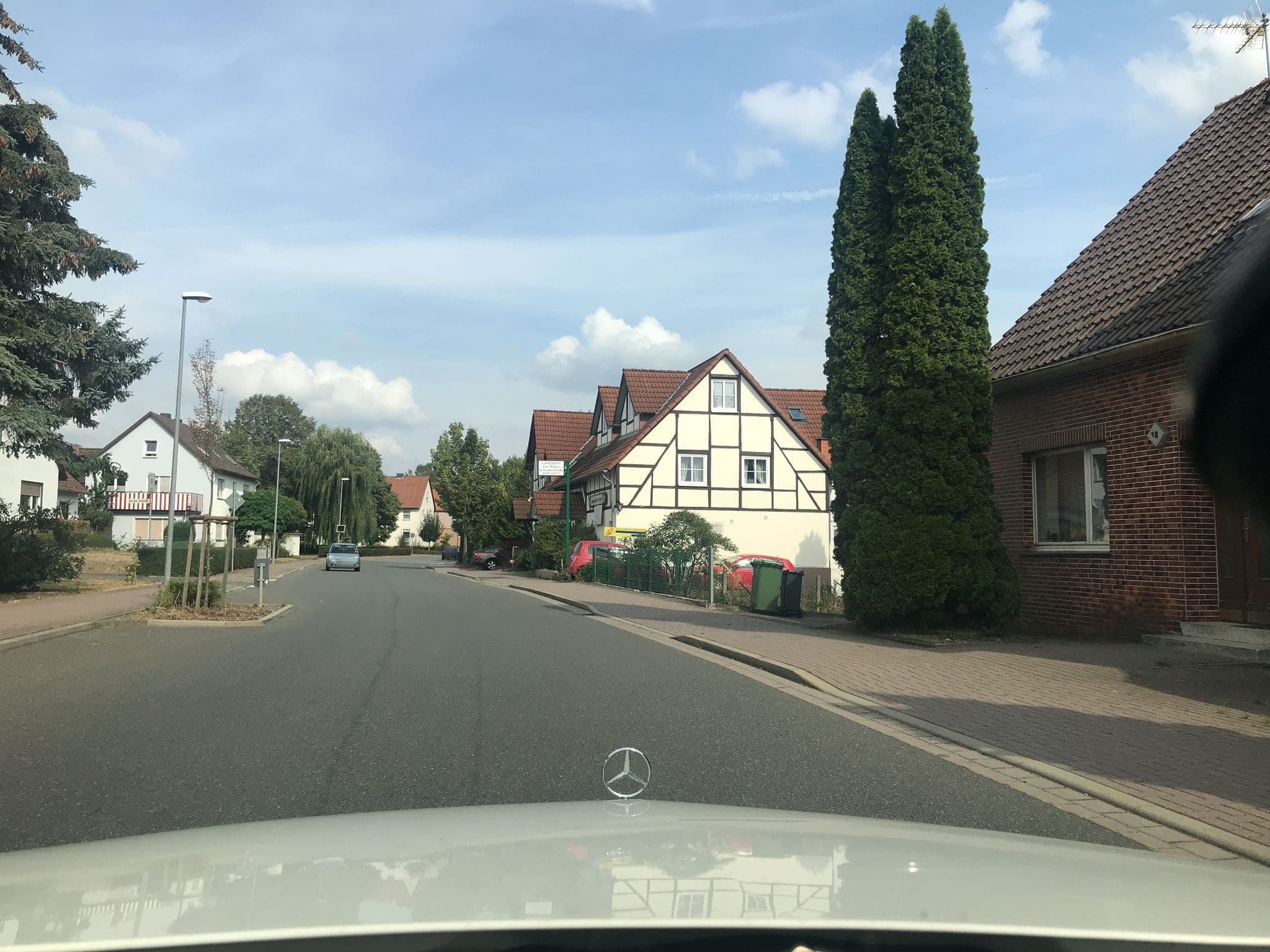 Street view near Marc Brenner Ratshotel Breuna, Breuna — © saschahaberkorn (CC BY-SA · Mapillary)