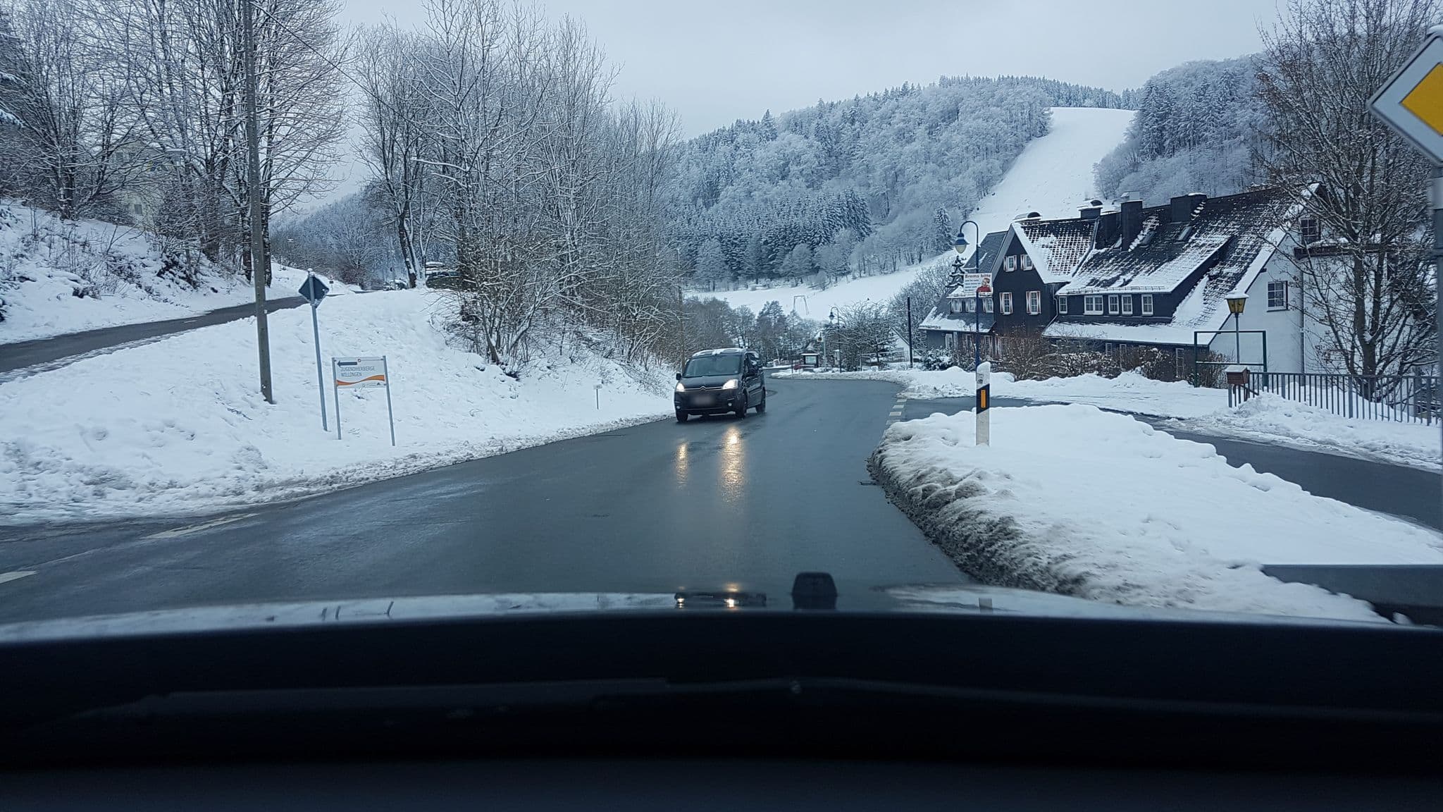 Street view near Haus Schwalefeld, Willingen — © rb61 (CC BY-SA · Mapillary)