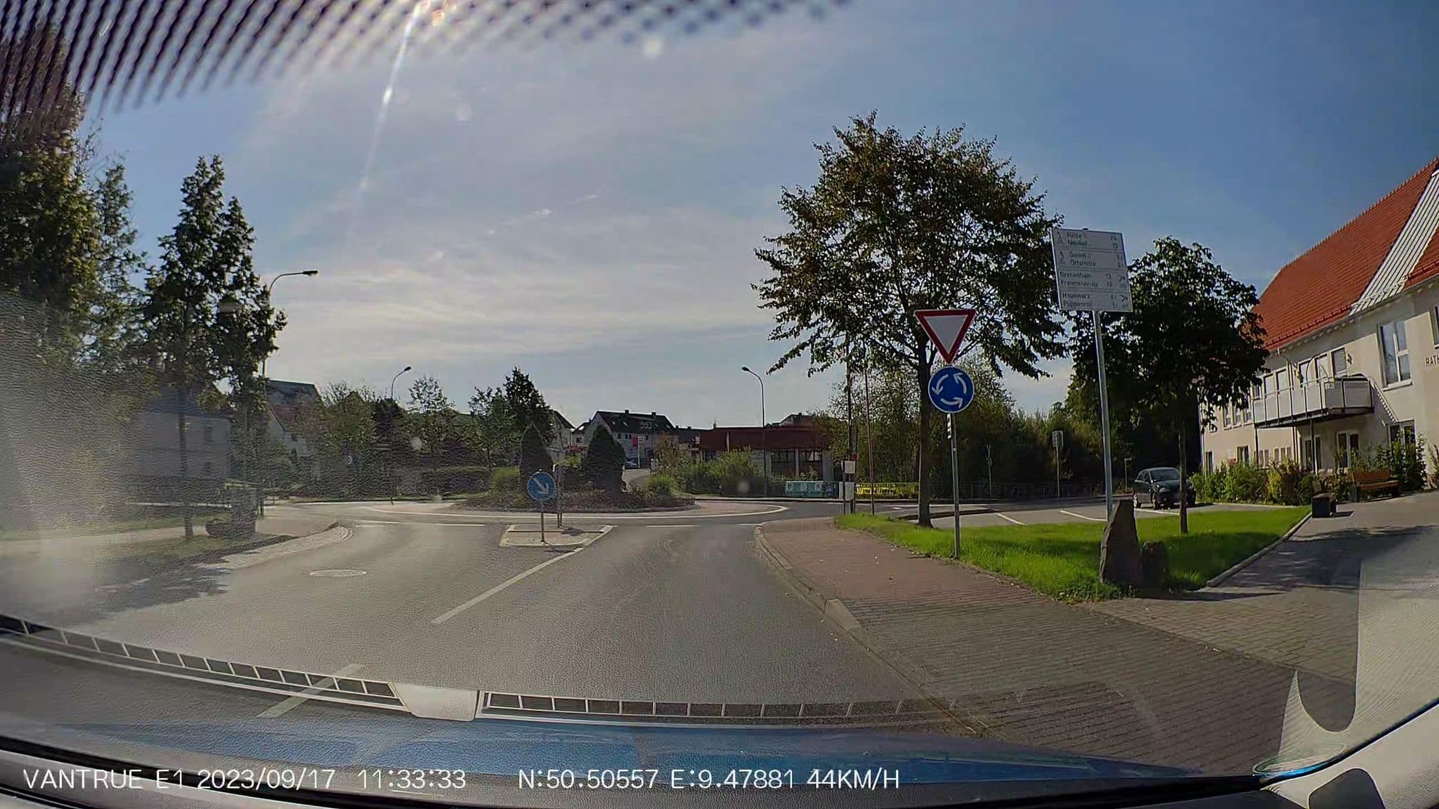 Street view near Josef Brähler Gaststätte, Hosenfeld — © nrailuj (CC BY-SA · Mapillary)