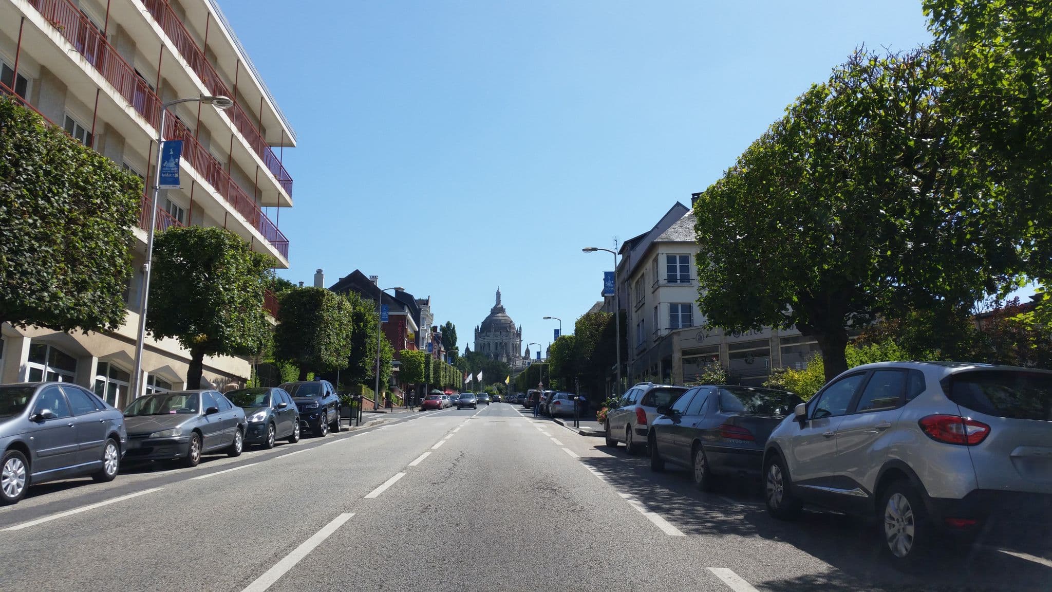 Street view near Foyer Louis et Zélie Martin, Lisieux — © it_s_so_funny (CC BY-SA · Mapillary)