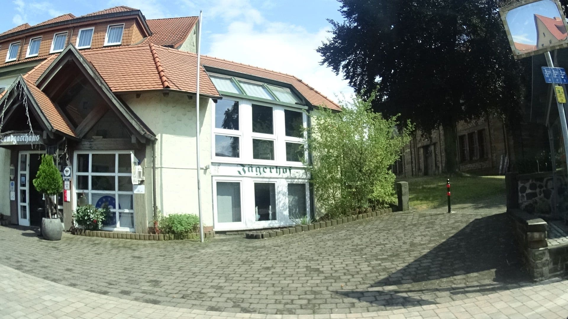 Street view near Landgasthaus Jägerhof Hotel, Restaurant, Metzgerei, Lauterbach — © ramap (CC BY-SA · Mapillary)