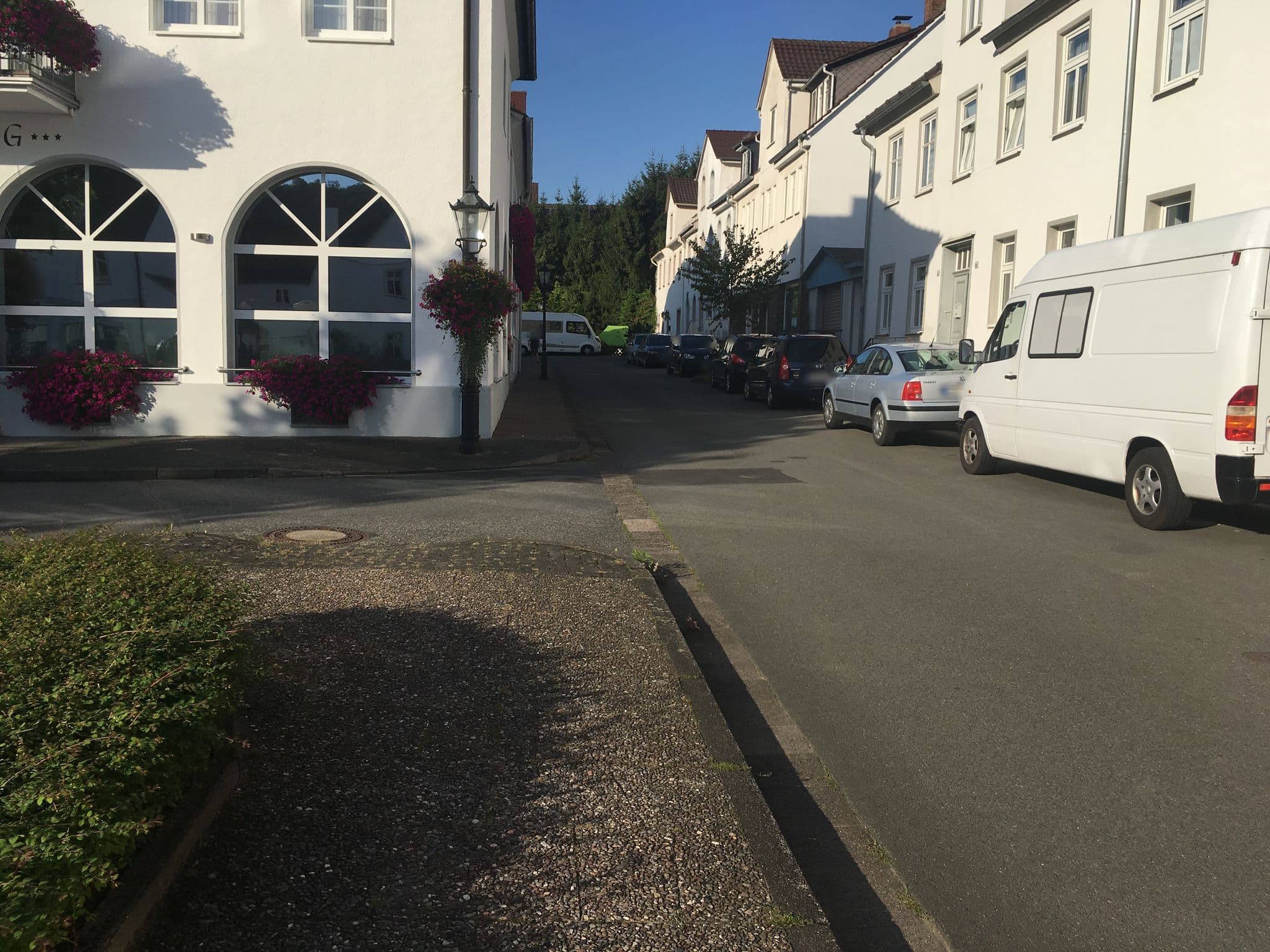 Street view near Komfort Pension Fuhrhop, Bad Karlshafen — © narumi (CC BY-SA · Mapillary)