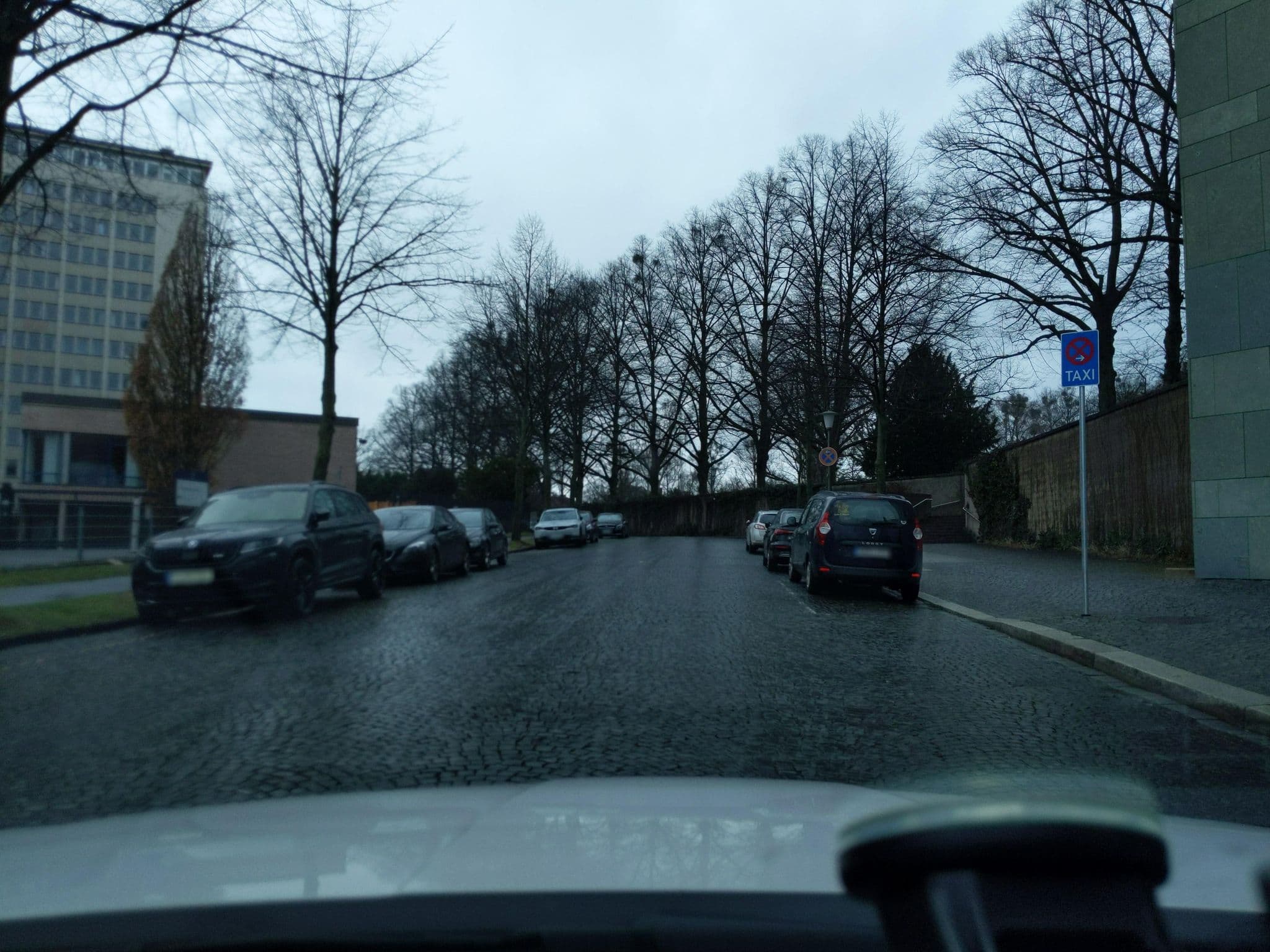 Street view near Executive Lounge H4 Hotel, Kassel — © littlefool (CC BY-SA · Mapillary)