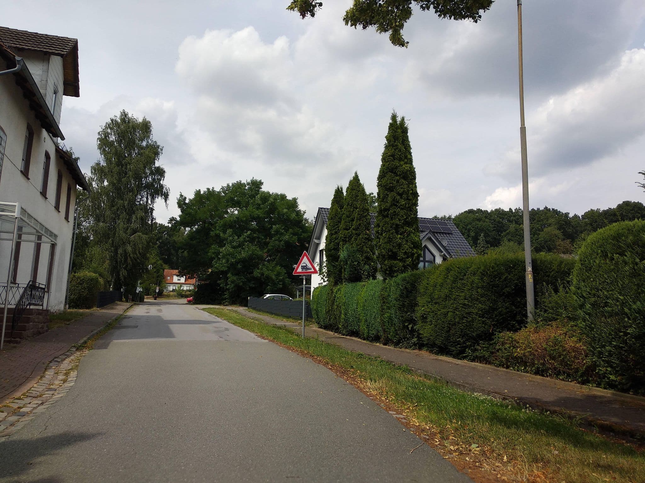 Street view near Landhotel Alte Linde, Bad Karlshafen — © steinm (CC BY-SA · Mapillary)
