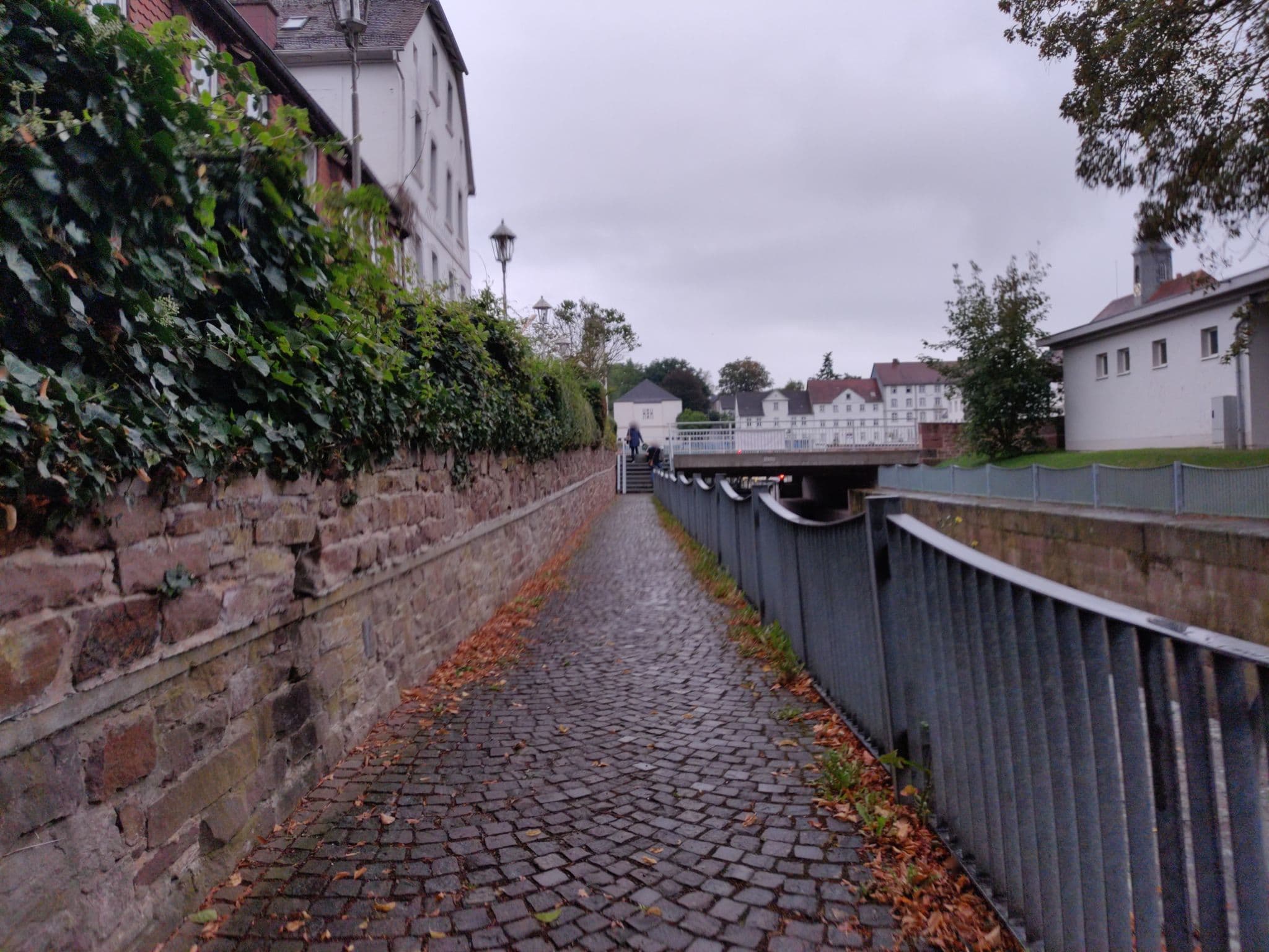 Street view near Alt Carlshaven, Bad Karlshafen — © aceini (CC BY-SA · Mapillary)
