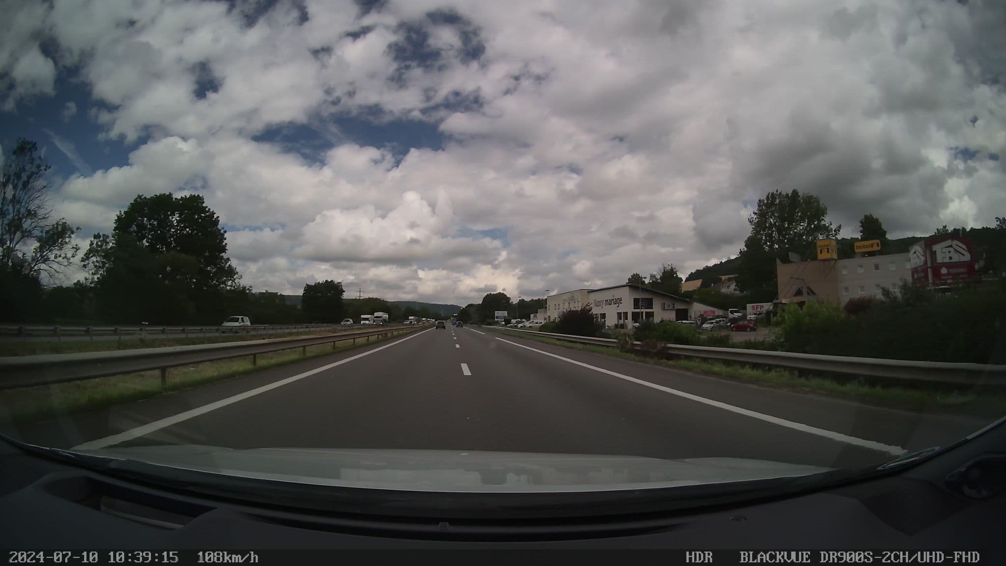 Street view near Hôtel F1, Bouxières-aux-Dames — © madel (CC BY-SA · Mapillary)